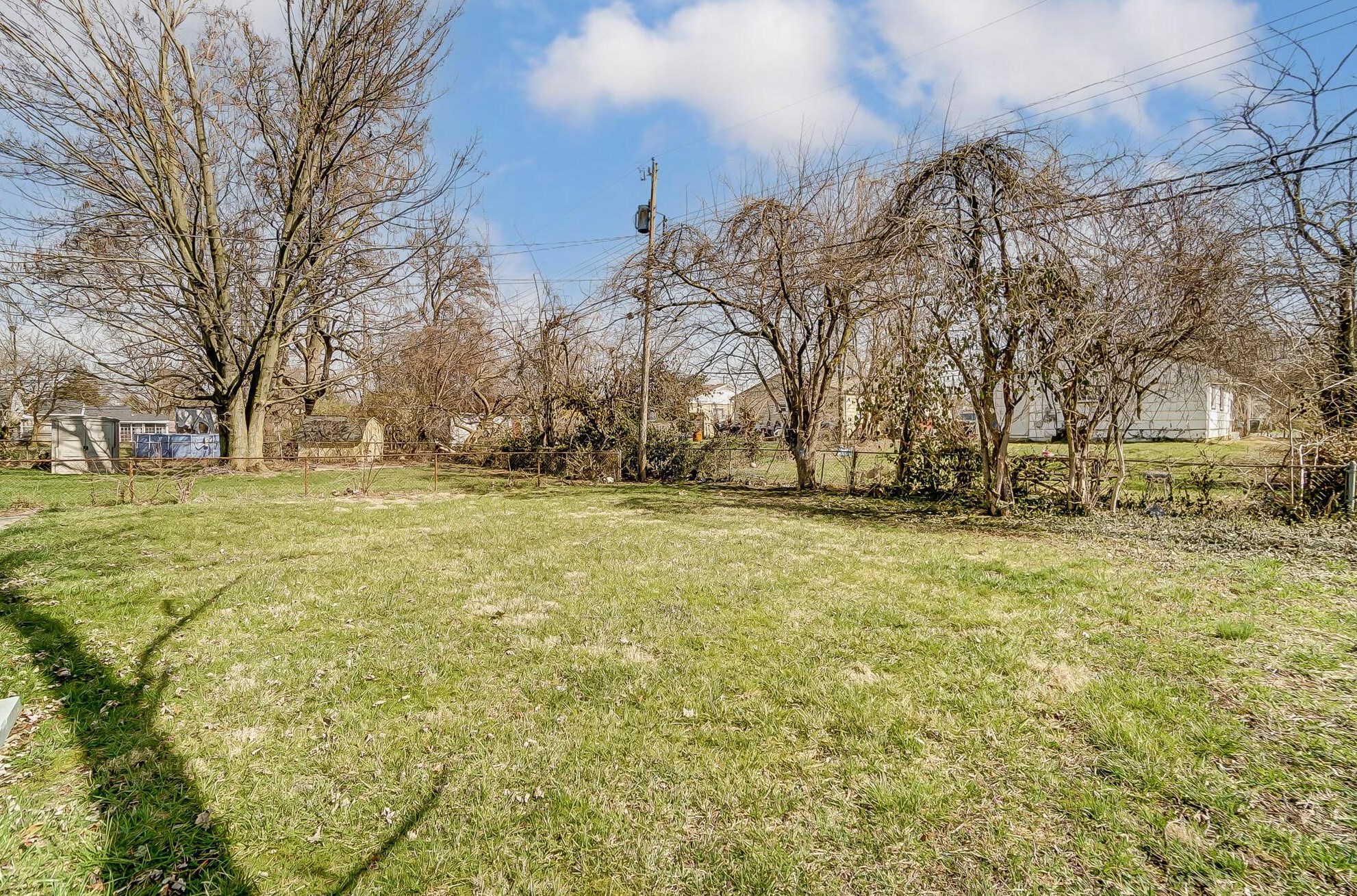 3044 Fairwood Ave, Columbus OH 43207-3273 exterior