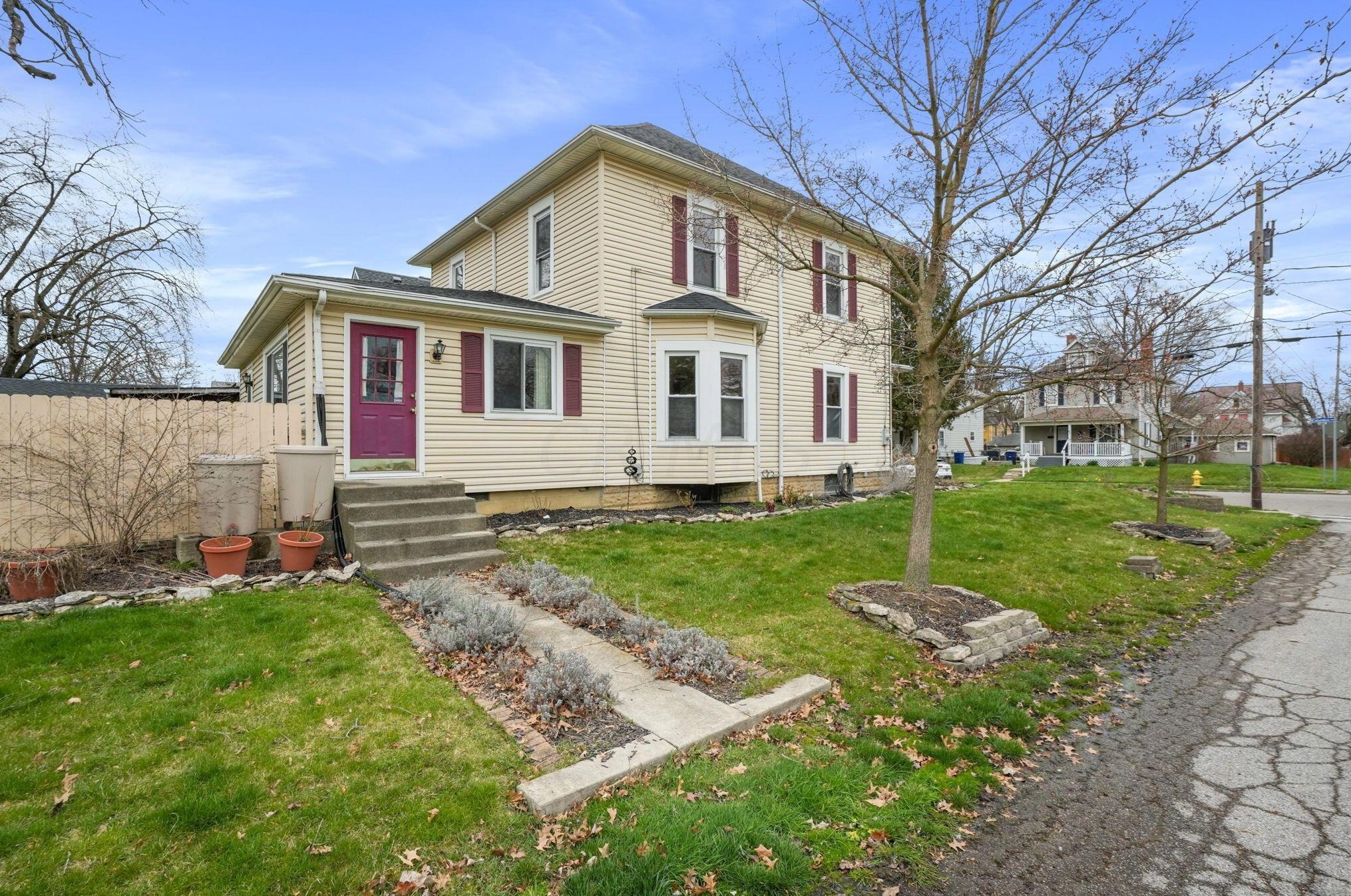 48 Columbus Ave, Delaware OH  43015-2414 exterior