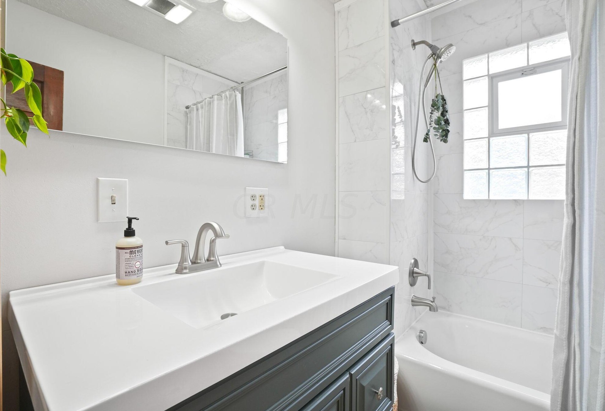 48 Columbus Ave, Delaware OH  43015-2414 exterior