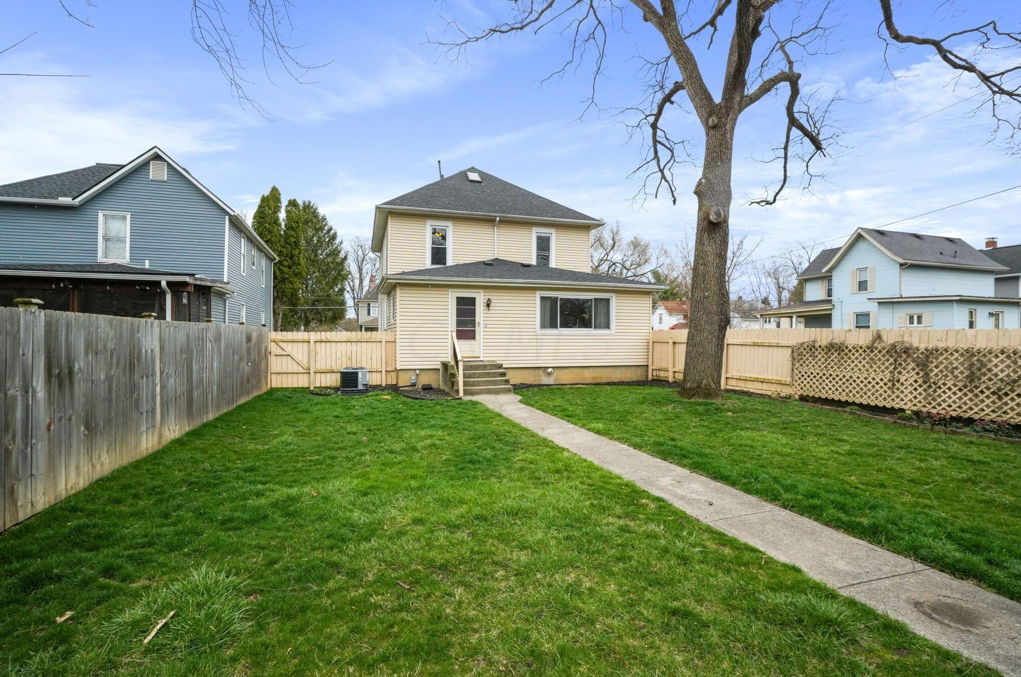 48 Columbus Ave, Delaware OH  43015-2414 exterior