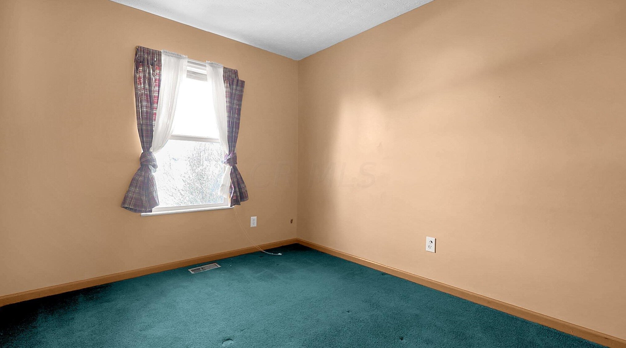 365 Eddington Dr, Pataskala OH  43062-7330 exterior