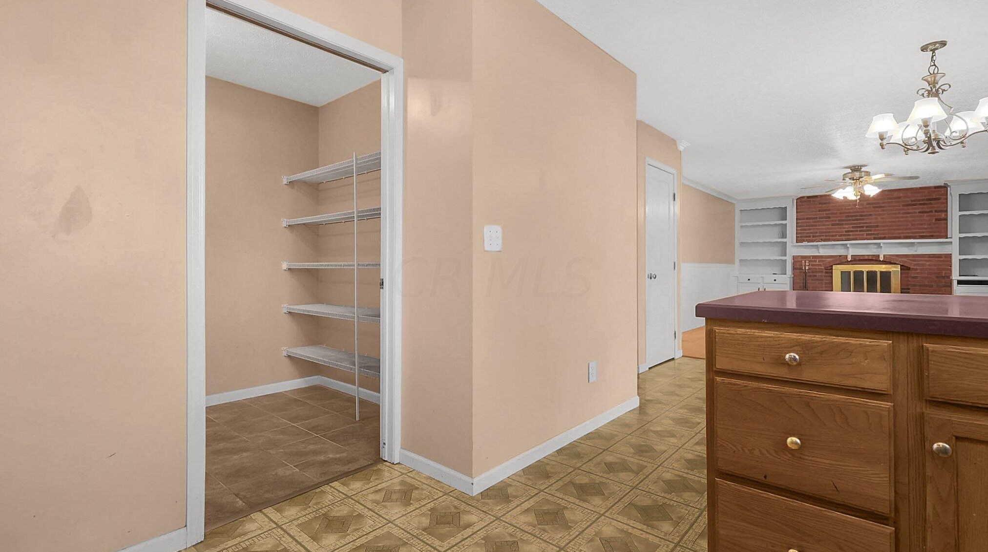 365 Eddington Dr, Pataskala OH  43062-7330 exterior