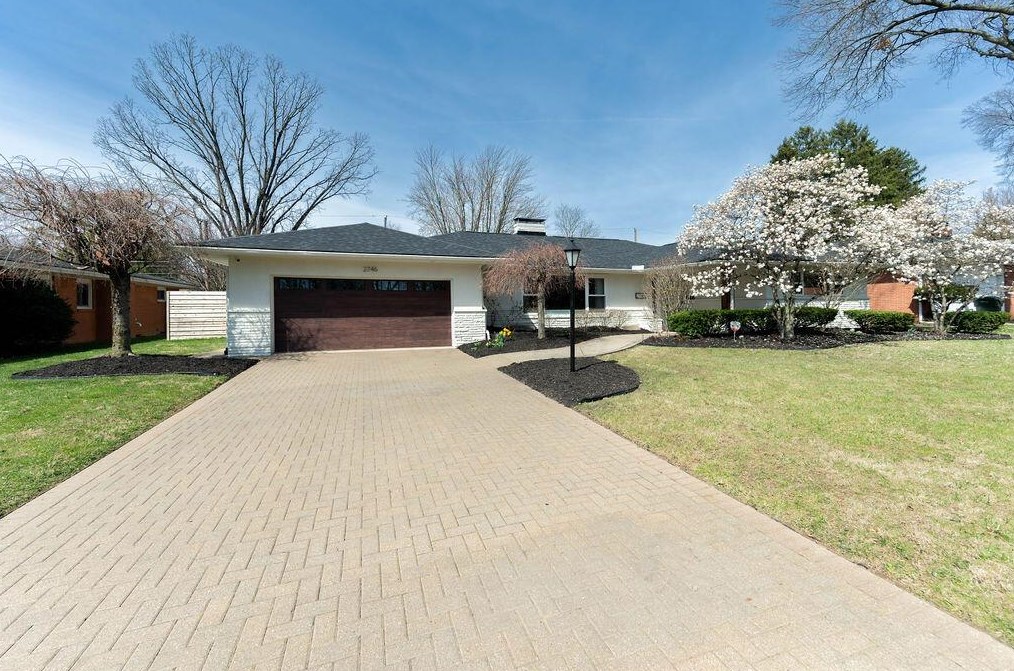 2746 Castlewood Rd, Columbus OH 43209-3140 exterior