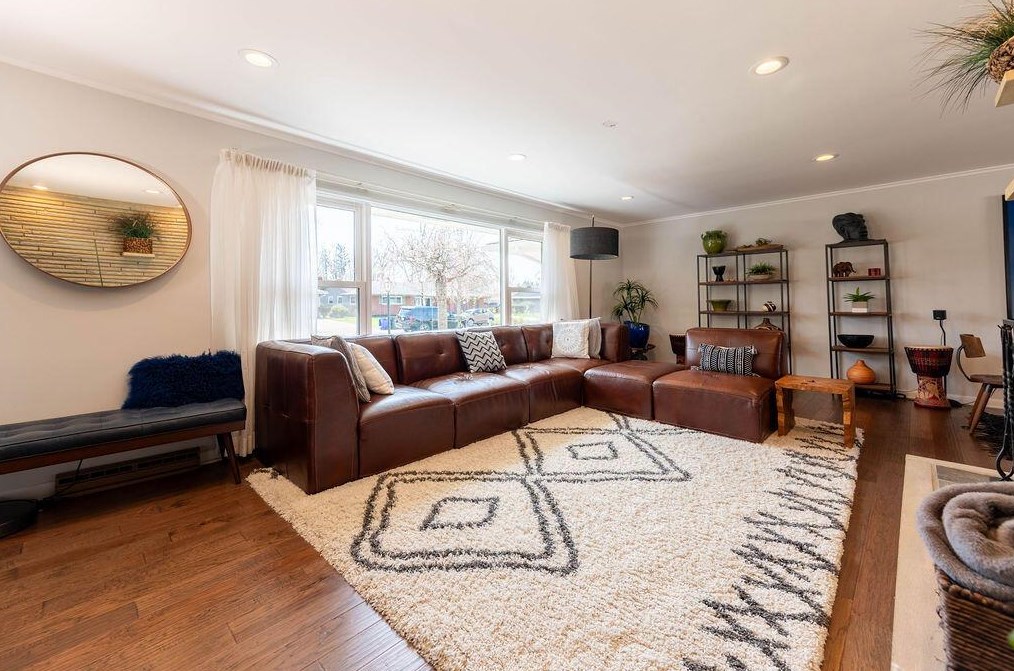 2746 Castlewood Rd, Columbus OH 43209-3140 exterior