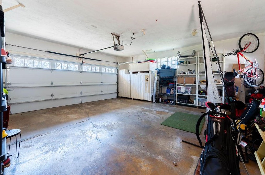 2746 Castlewood Rd, Columbus OH 43209-3140 exterior