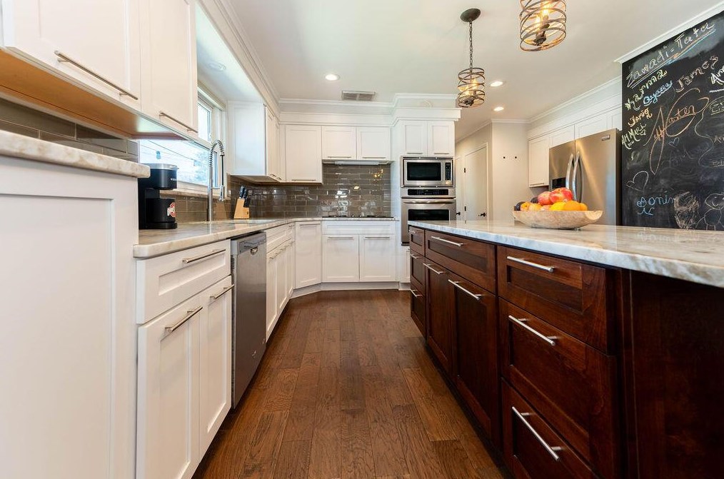 2746 Castlewood Rd, Columbus OH 43209-3140 exterior