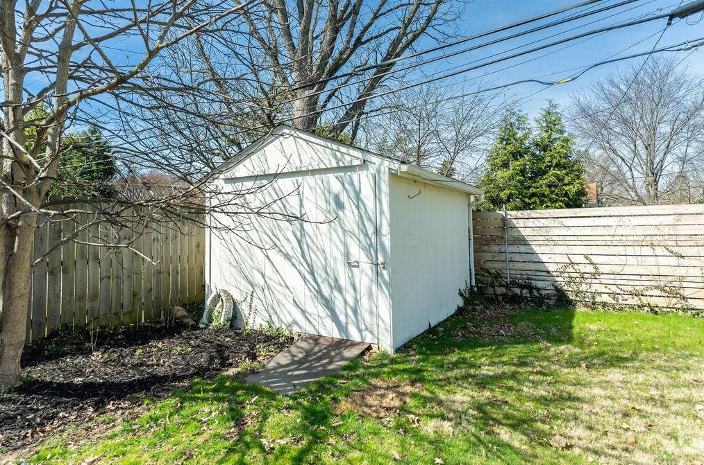 2746 Castlewood Rd, Columbus OH 43209-3140 exterior