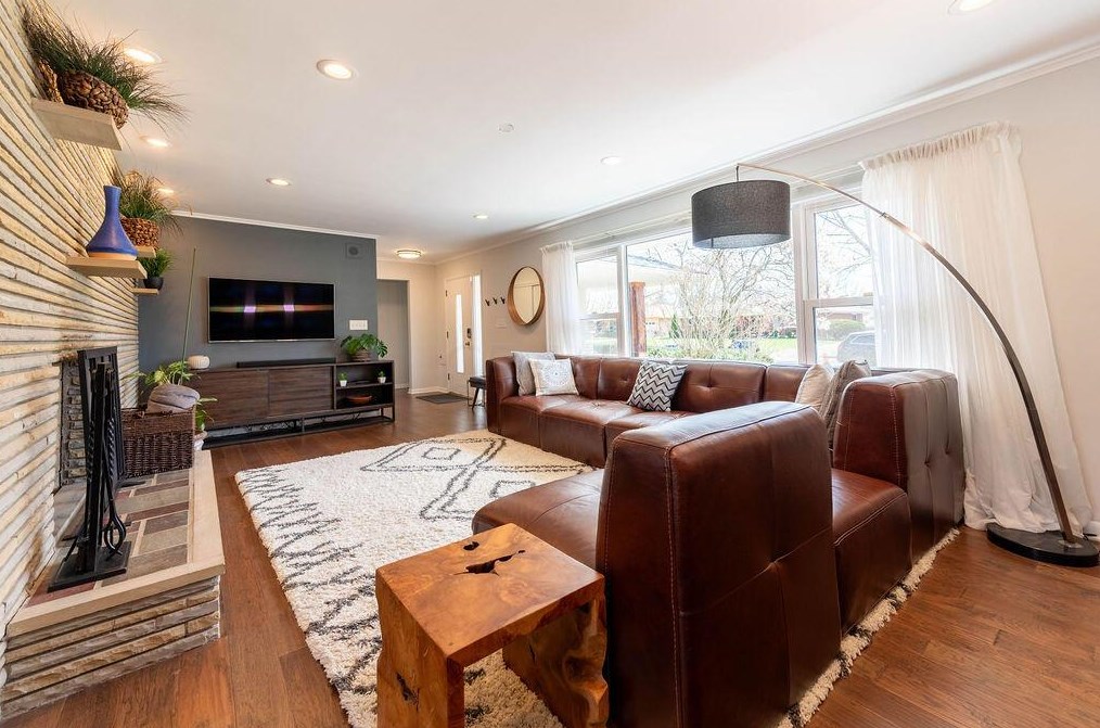 2746 Castlewood Rd, Columbus OH 43209-3140 exterior