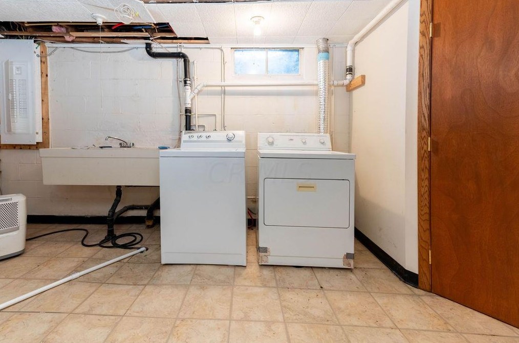 2746 Castlewood Rd, Columbus OH 43209-3140 exterior