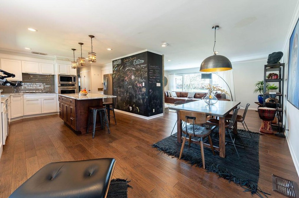 2746 Castlewood Rd, Columbus OH 43209-3140 exterior