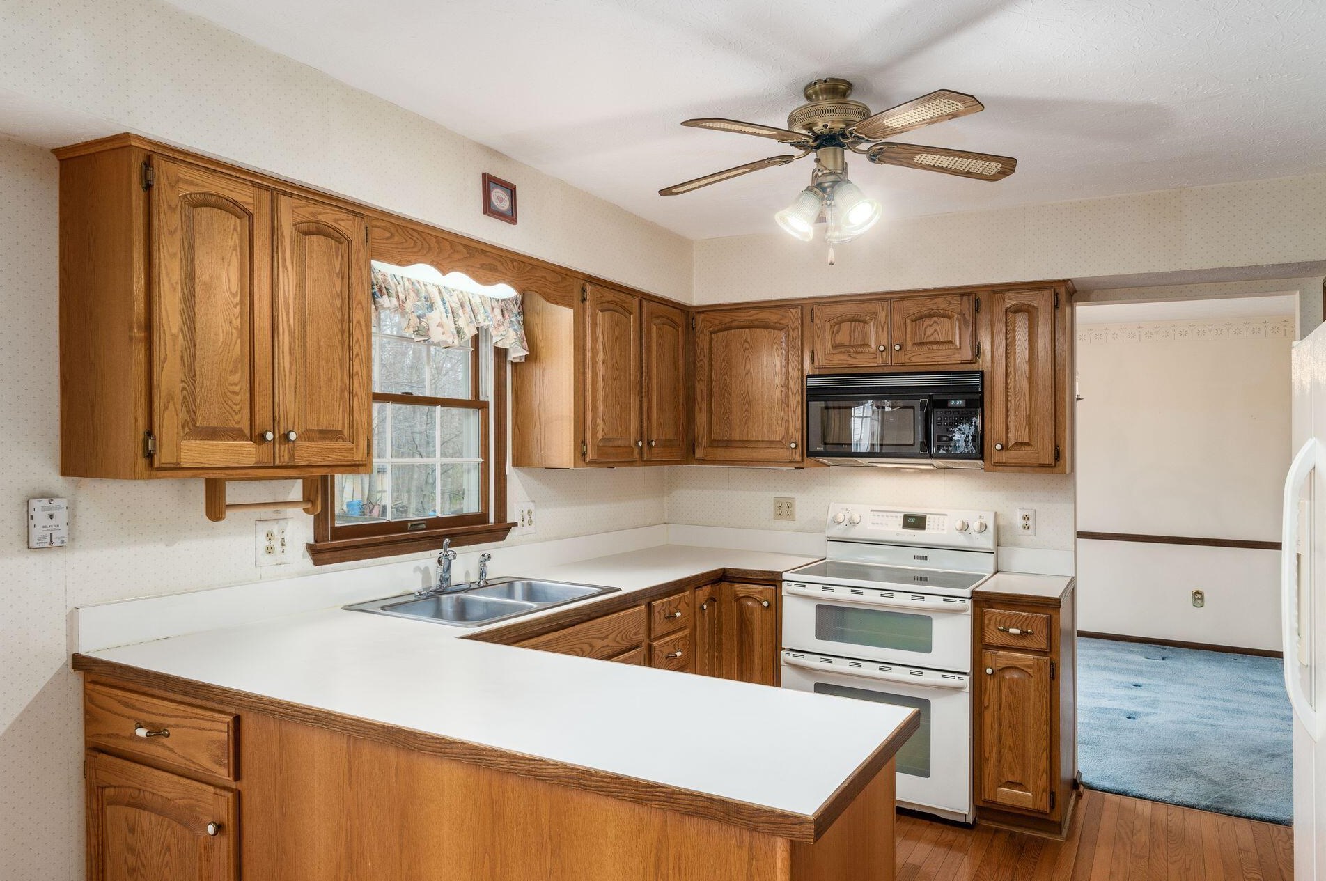 1806 Red Fern Dr, Columbus OH 43229-1425 exterior