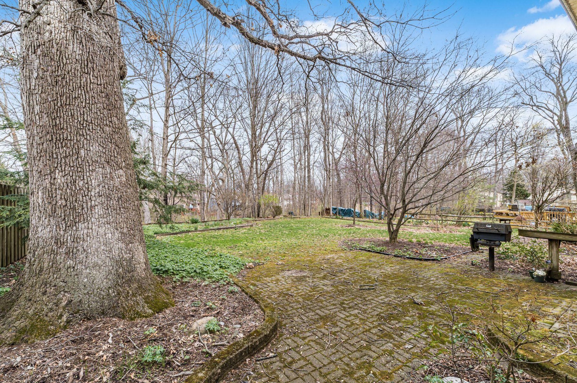 1806 Red Fern Dr, Columbus OH 43229-1425 exterior