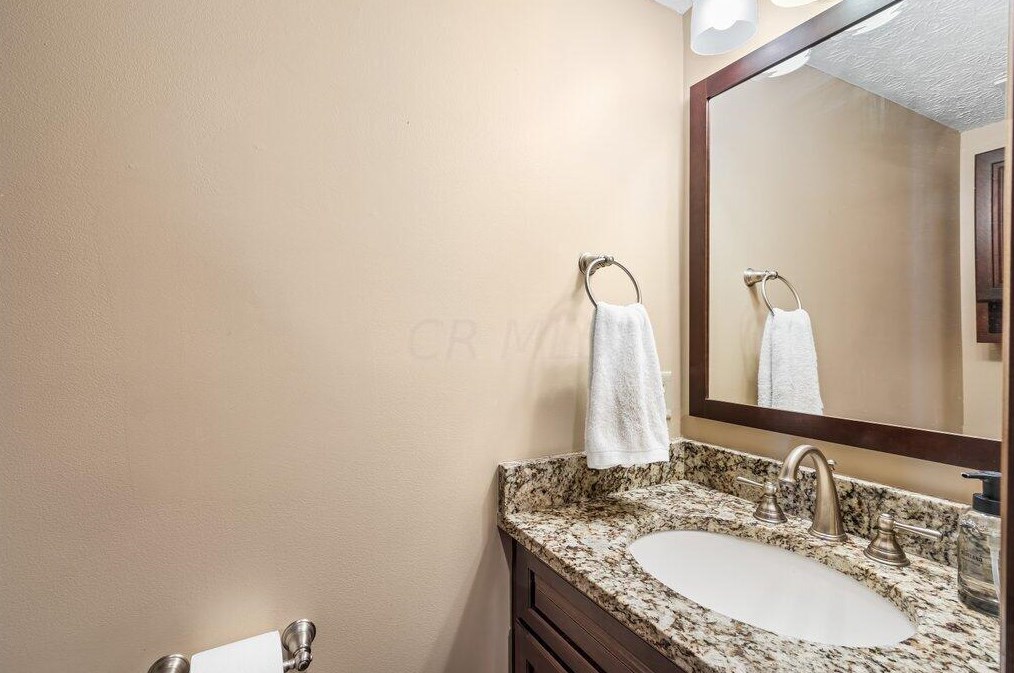 5737 Running Brook Dr, Westerville OH  43081-6613 exterior