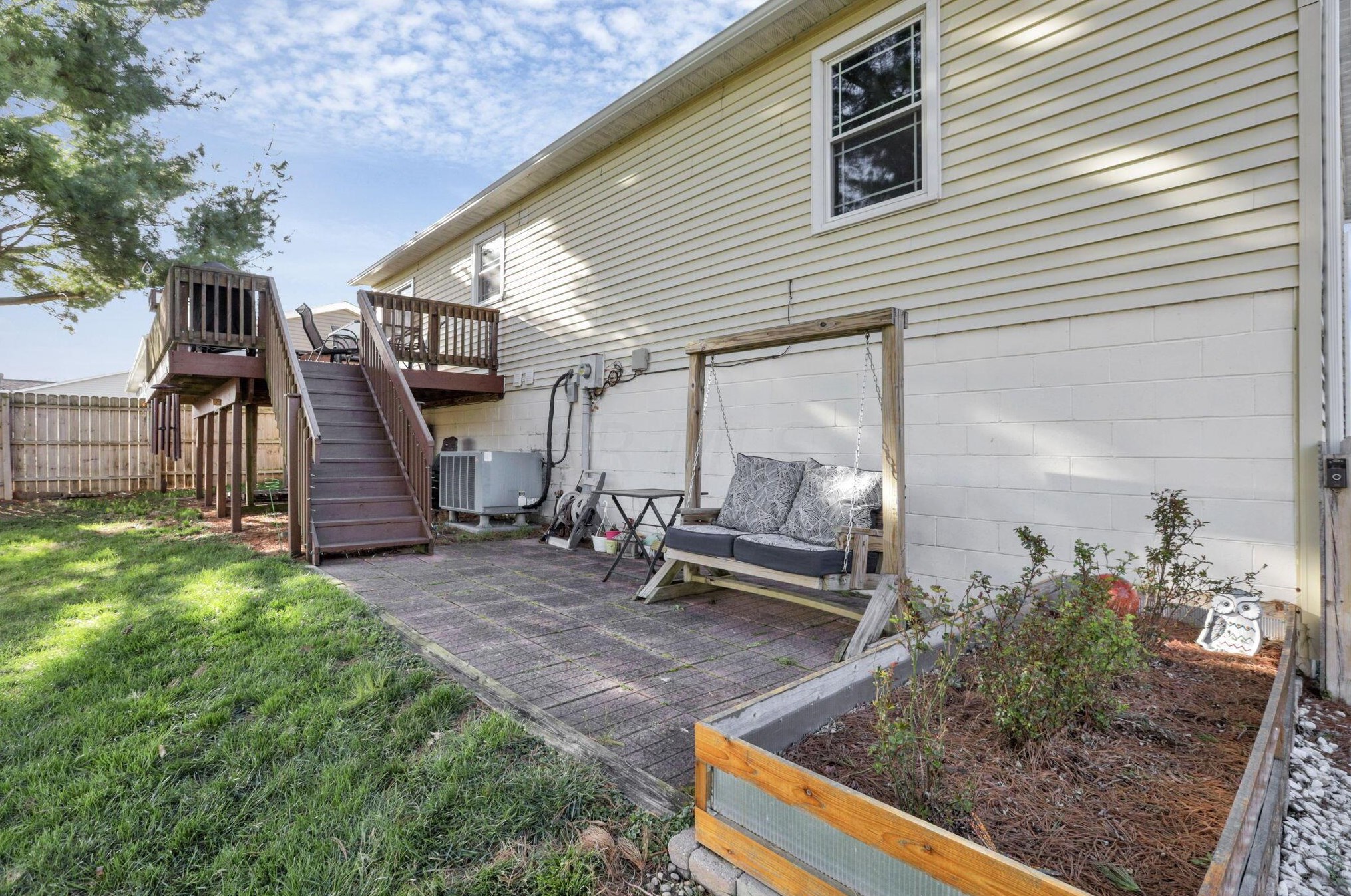 2514 Heidelberg Dr, Lancaster OH  43130-9068 exterior