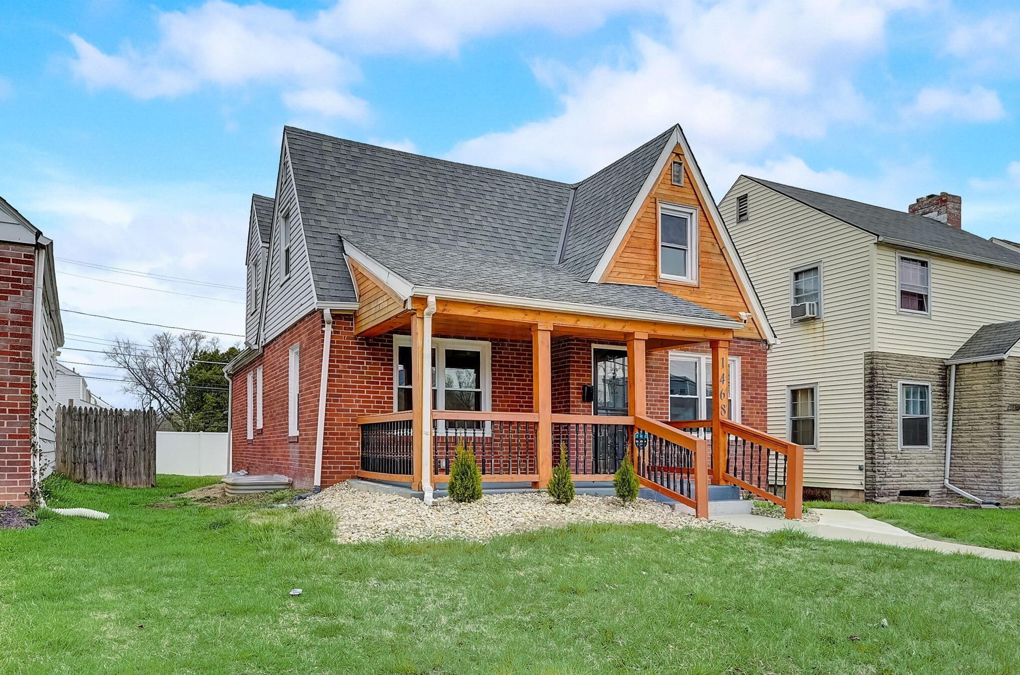 1468 Whittier St, Columbus OH 43206-1864 exterior