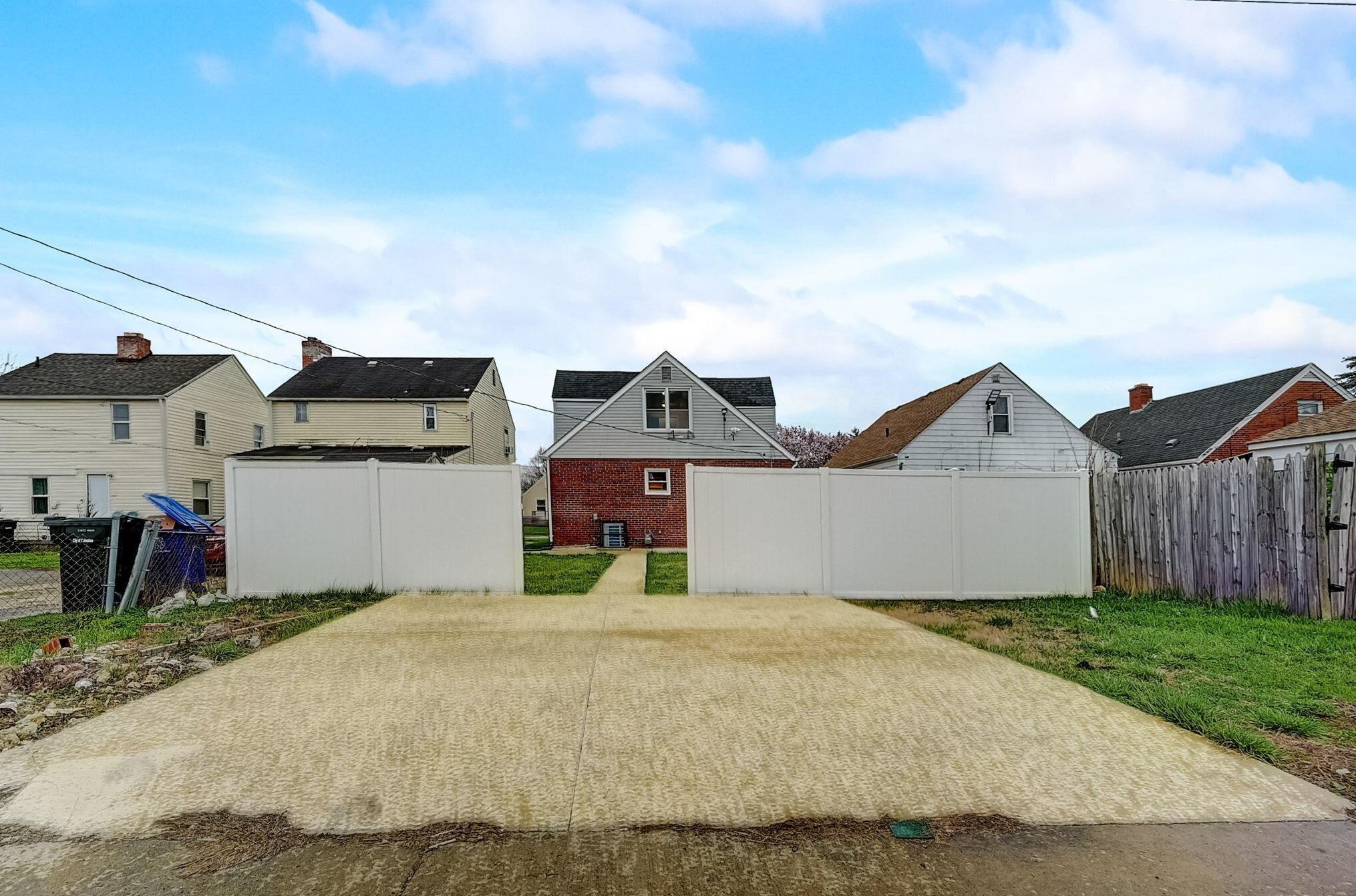 1468 Whittier St, Columbus OH 43206-1864 exterior