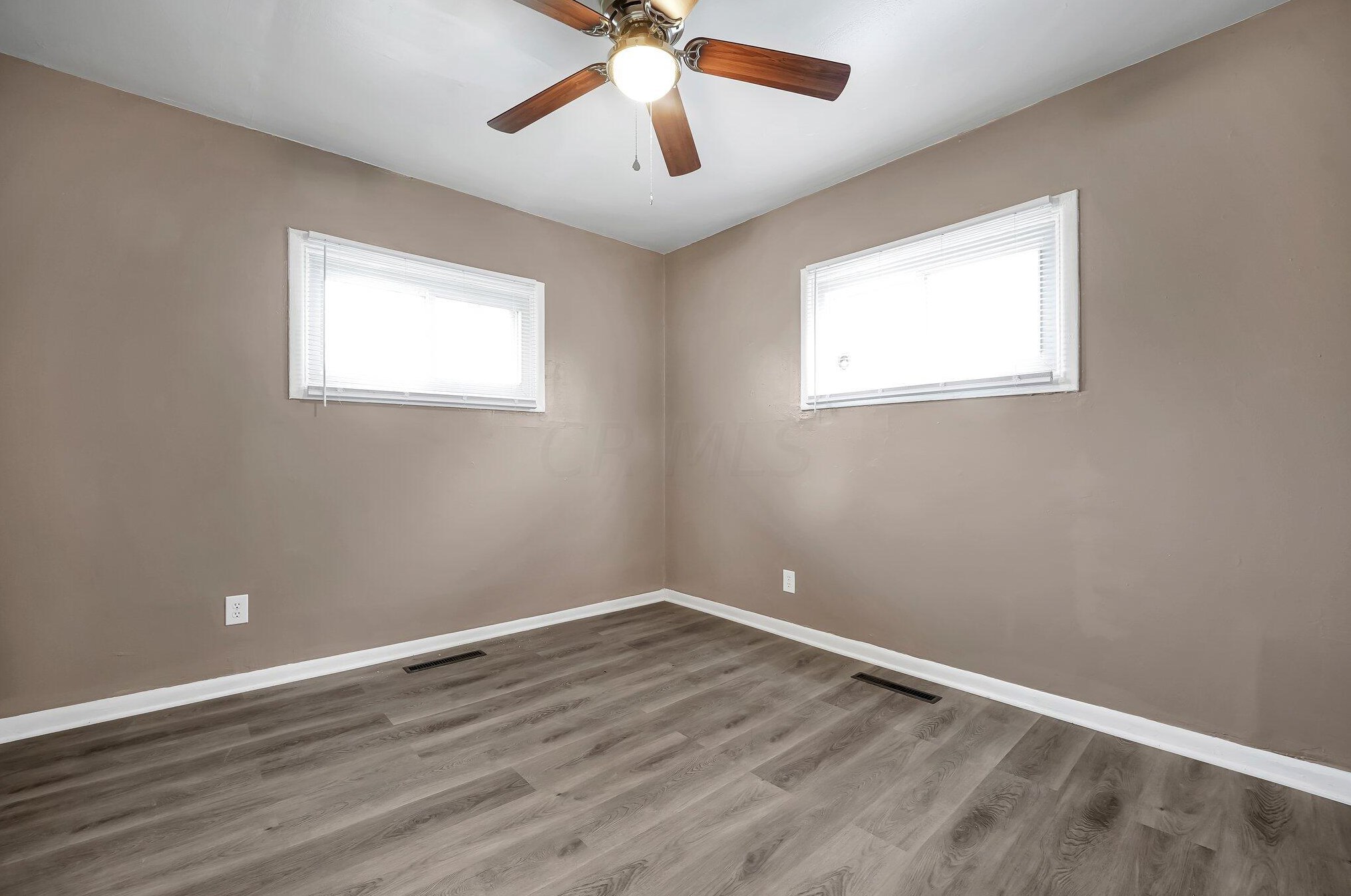 2026 Jermain Dr, Columbus OH 43219-1227 exterior