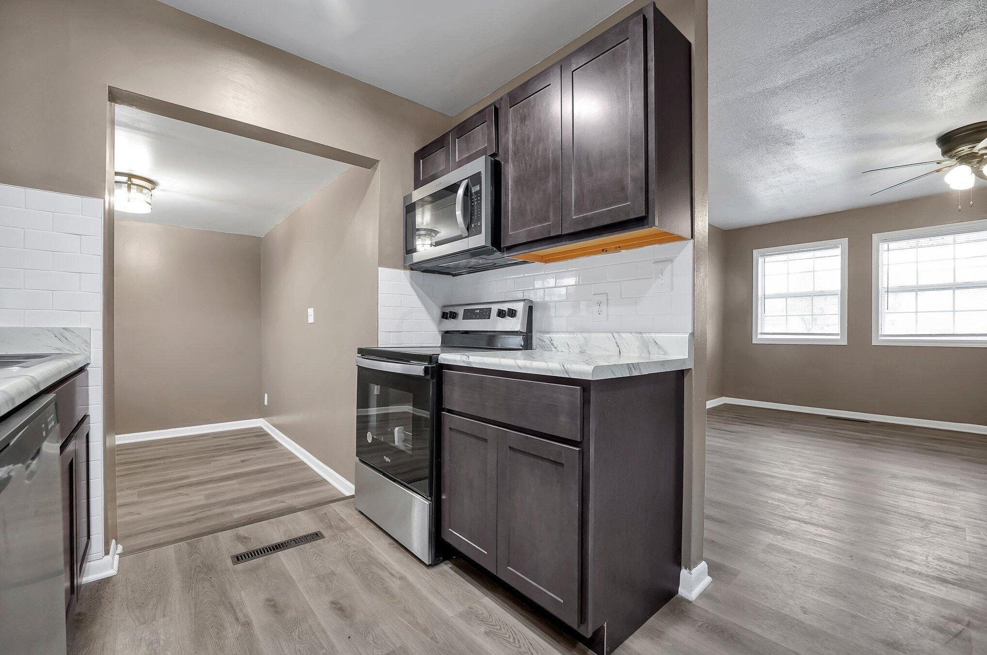 2026 Jermain Dr, Columbus OH 43219-1227 exterior