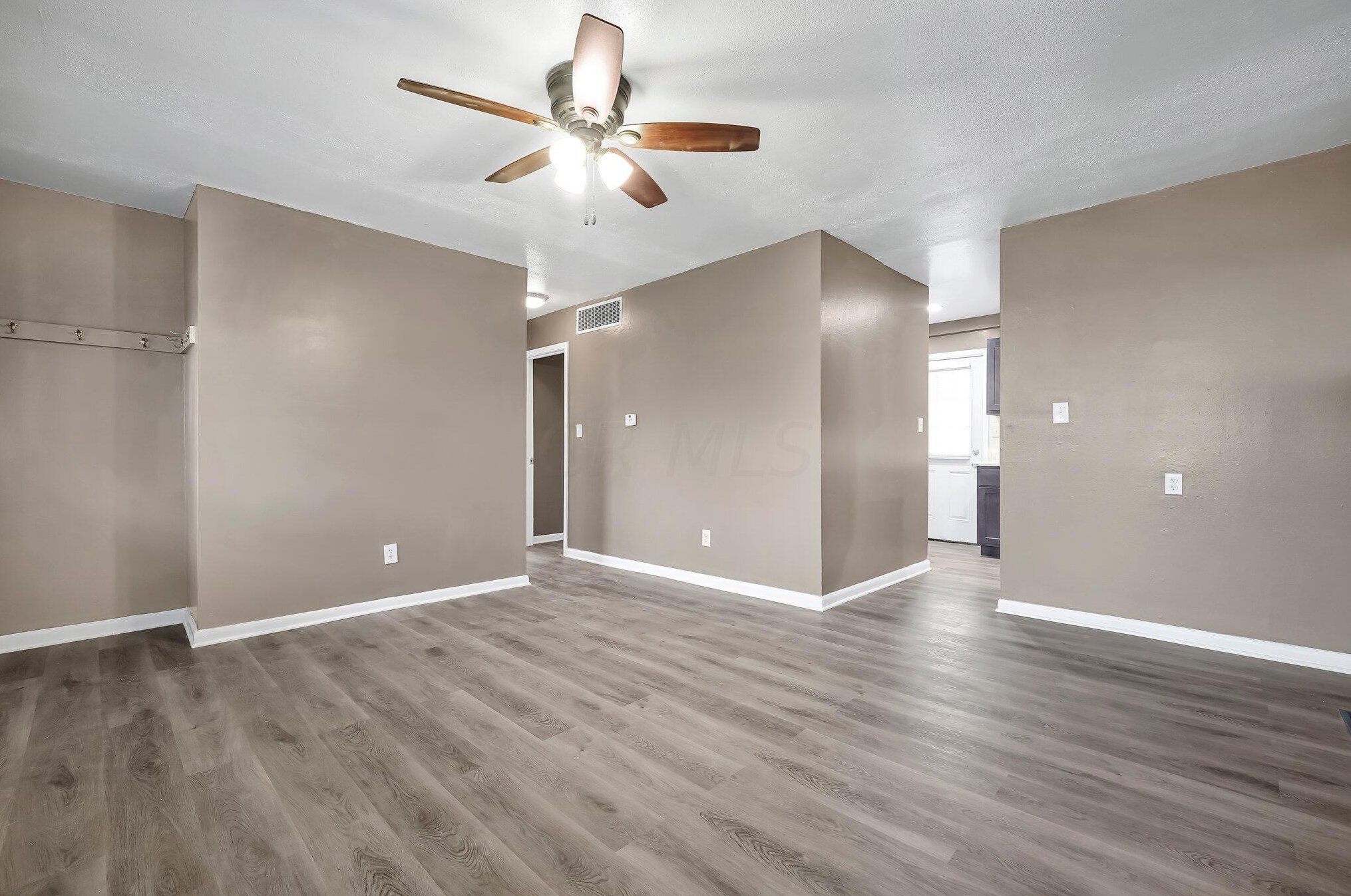 2026 Jermain Dr, Columbus OH 43219-1227 exterior