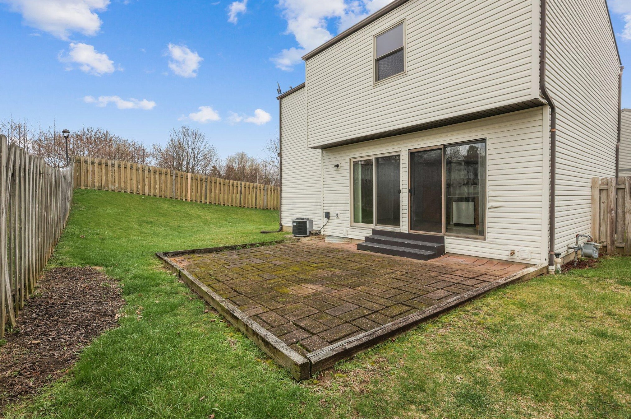 7724 Sessis Ln, Columbus OH 43085-5315 exterior