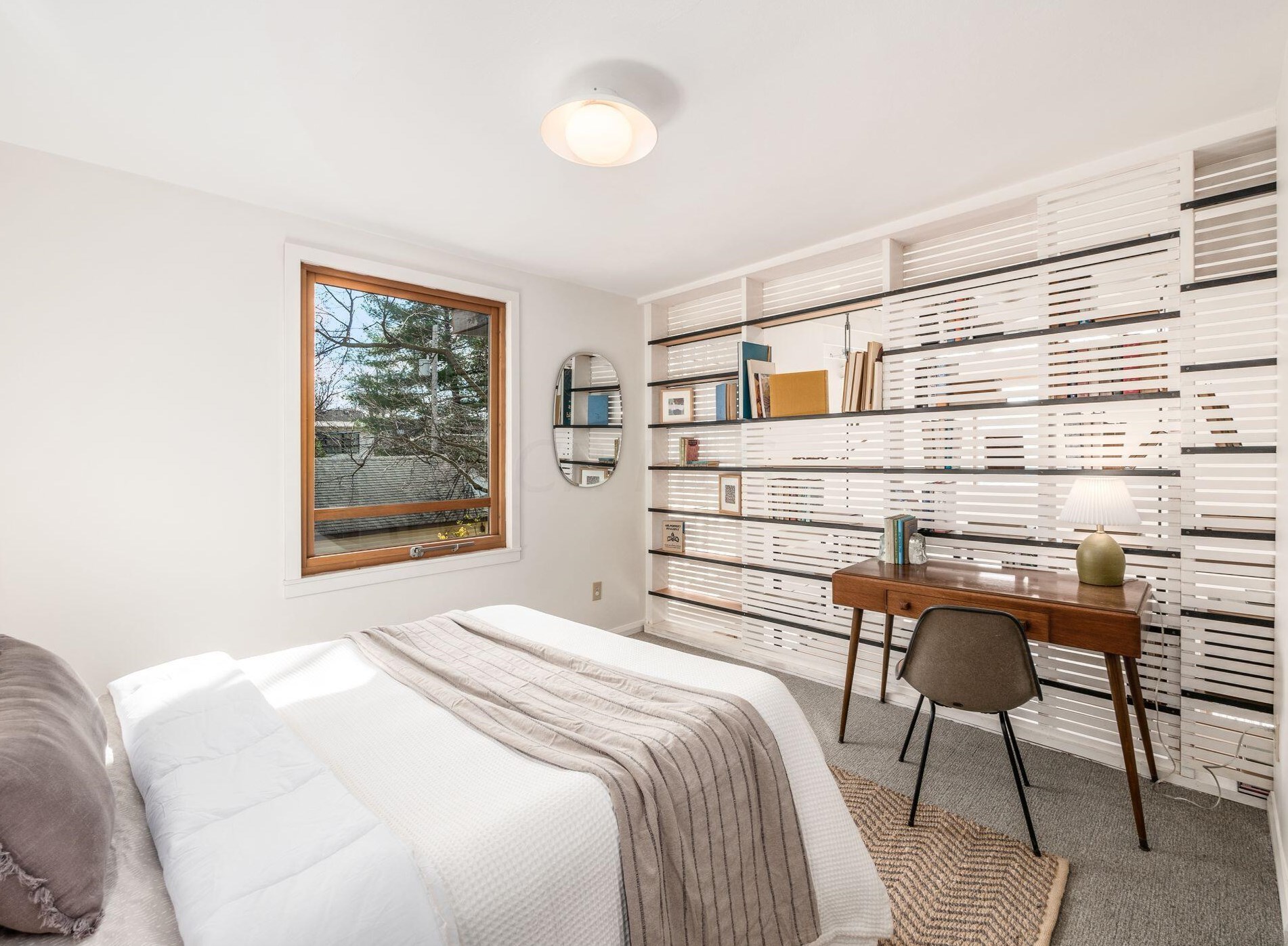 808 Euclaire Ave, Columbus OH 43209-2413 exterior