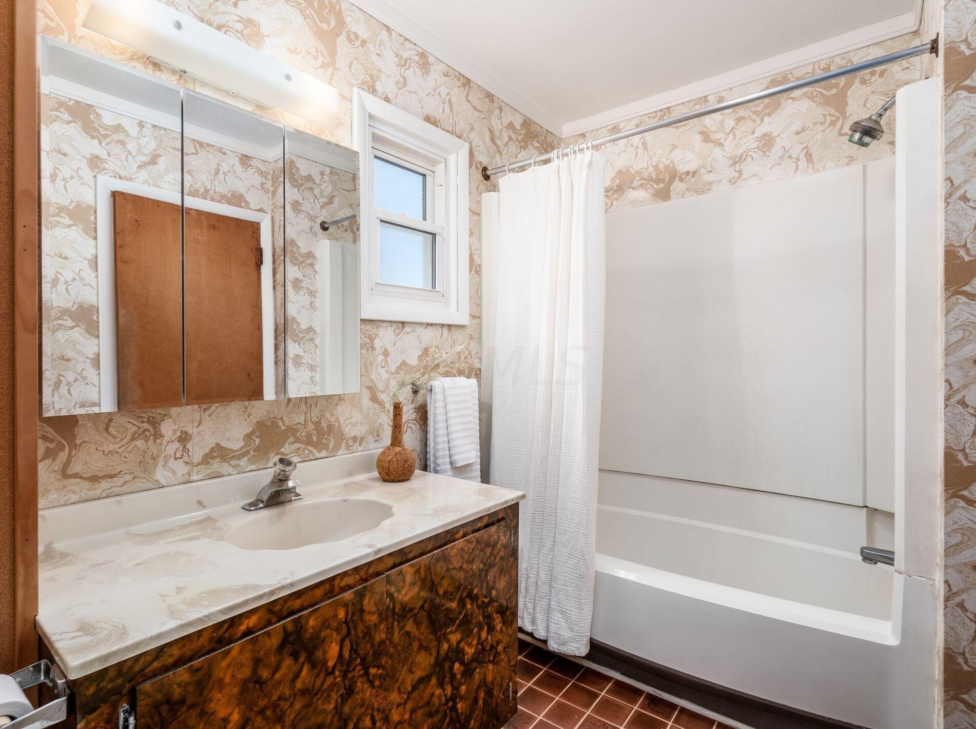 808 Euclaire Ave, Columbus OH 43209-2413 exterior