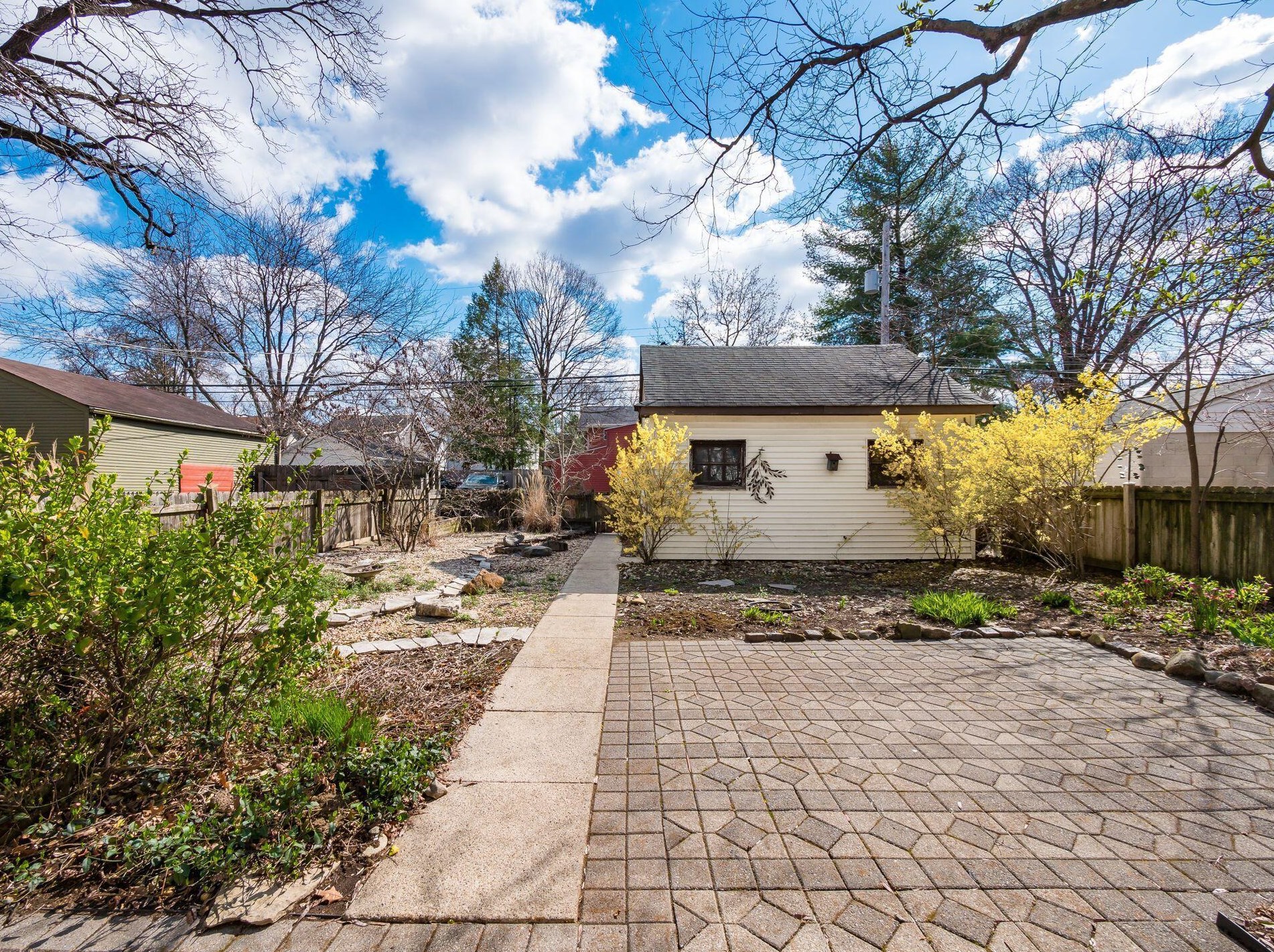 808 Euclaire Ave, Columbus OH 43209-2413 exterior