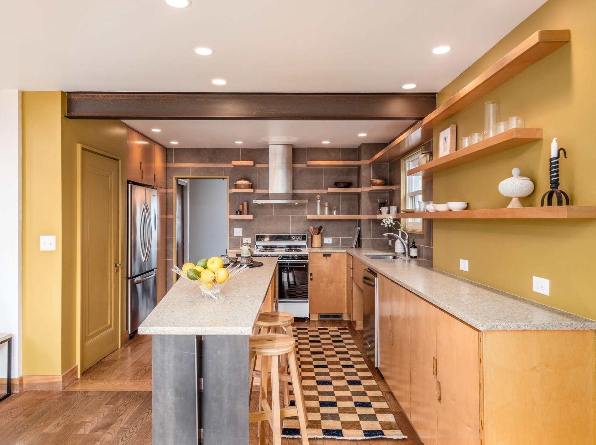 808 Euclaire Ave, Columbus OH 43209-2413 exterior