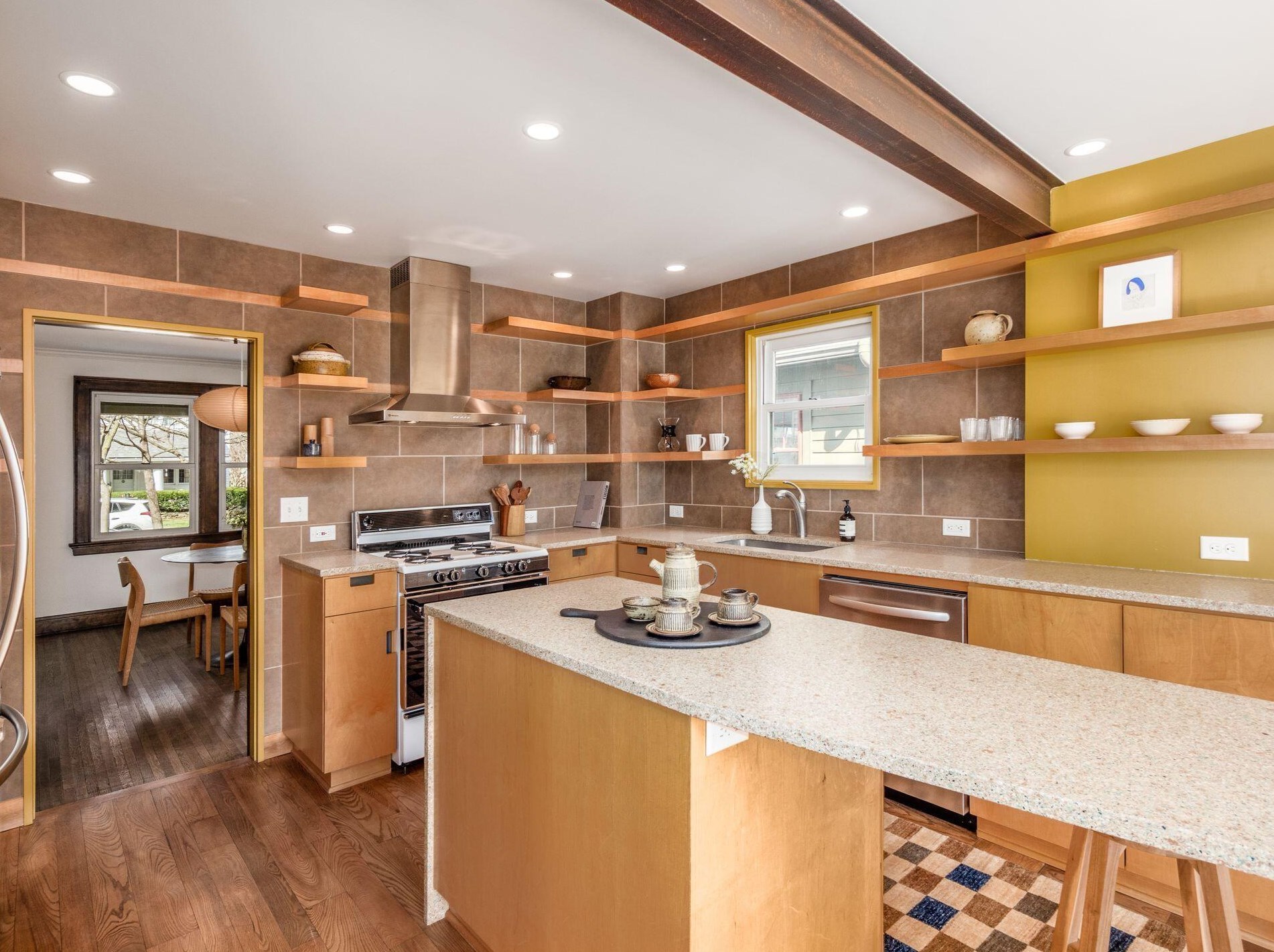 808 Euclaire Ave, Columbus OH 43209-2413 exterior