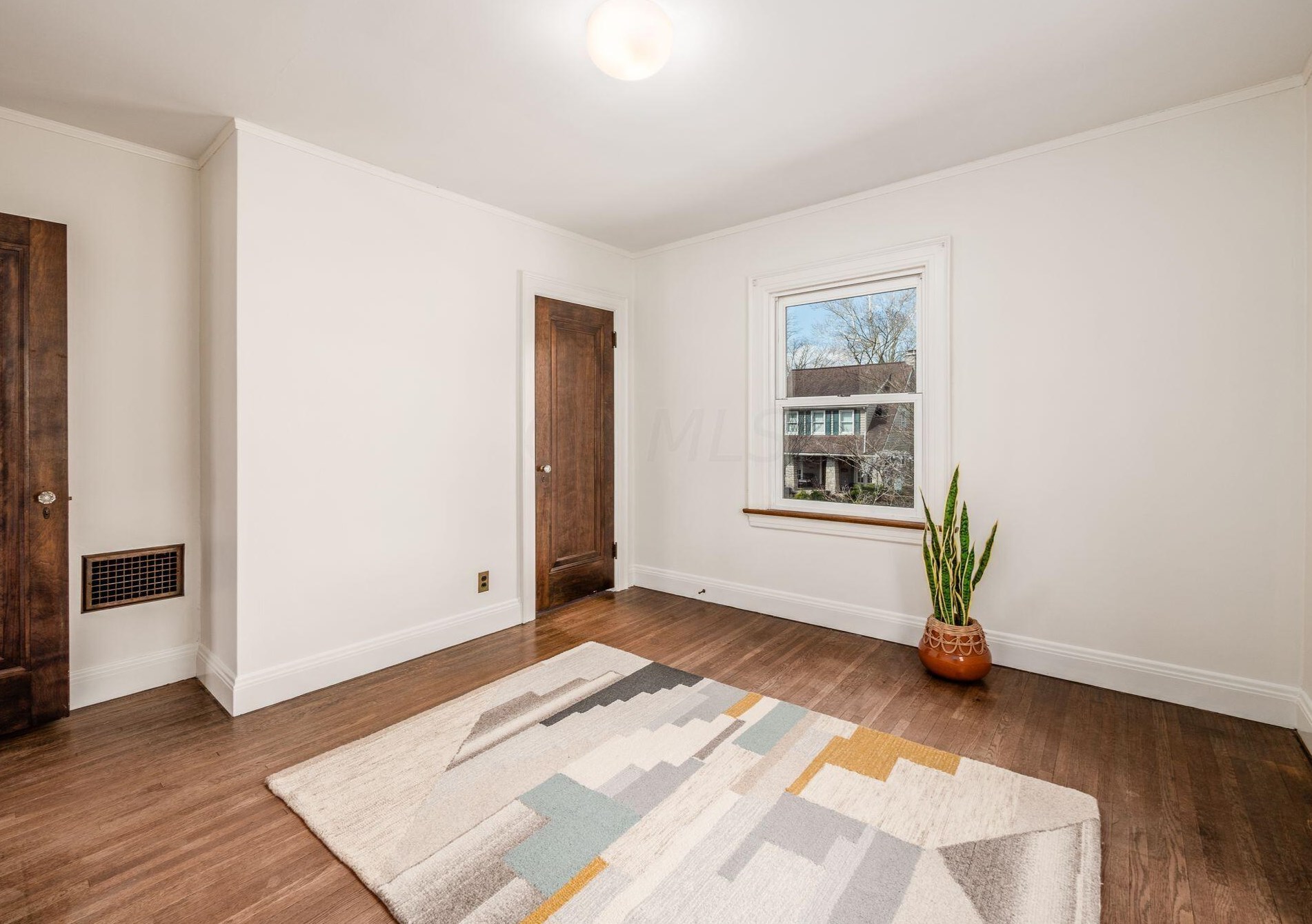 808 Euclaire Ave, Columbus OH 43209-2413 exterior