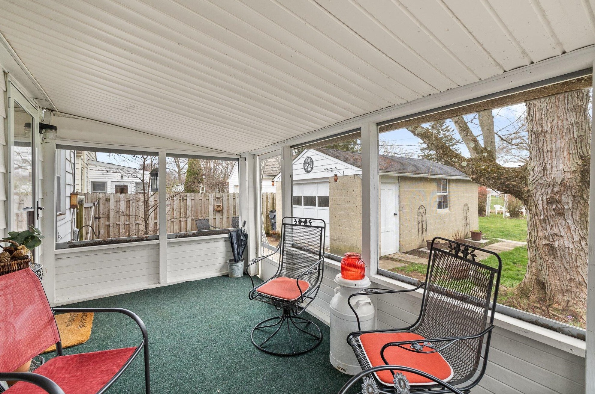 129 Kanawha Ave, Columbus OH 43214-1208 exterior