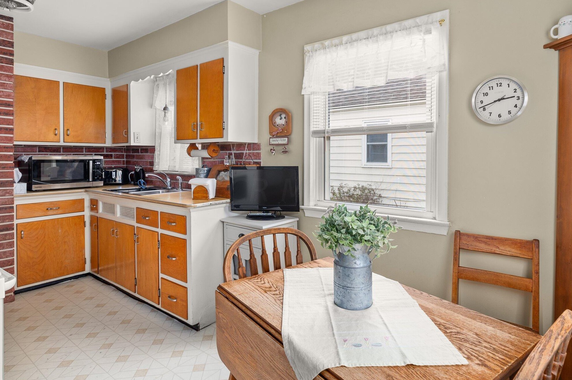 129 Kanawha Ave, Columbus OH 43214-1208 exterior