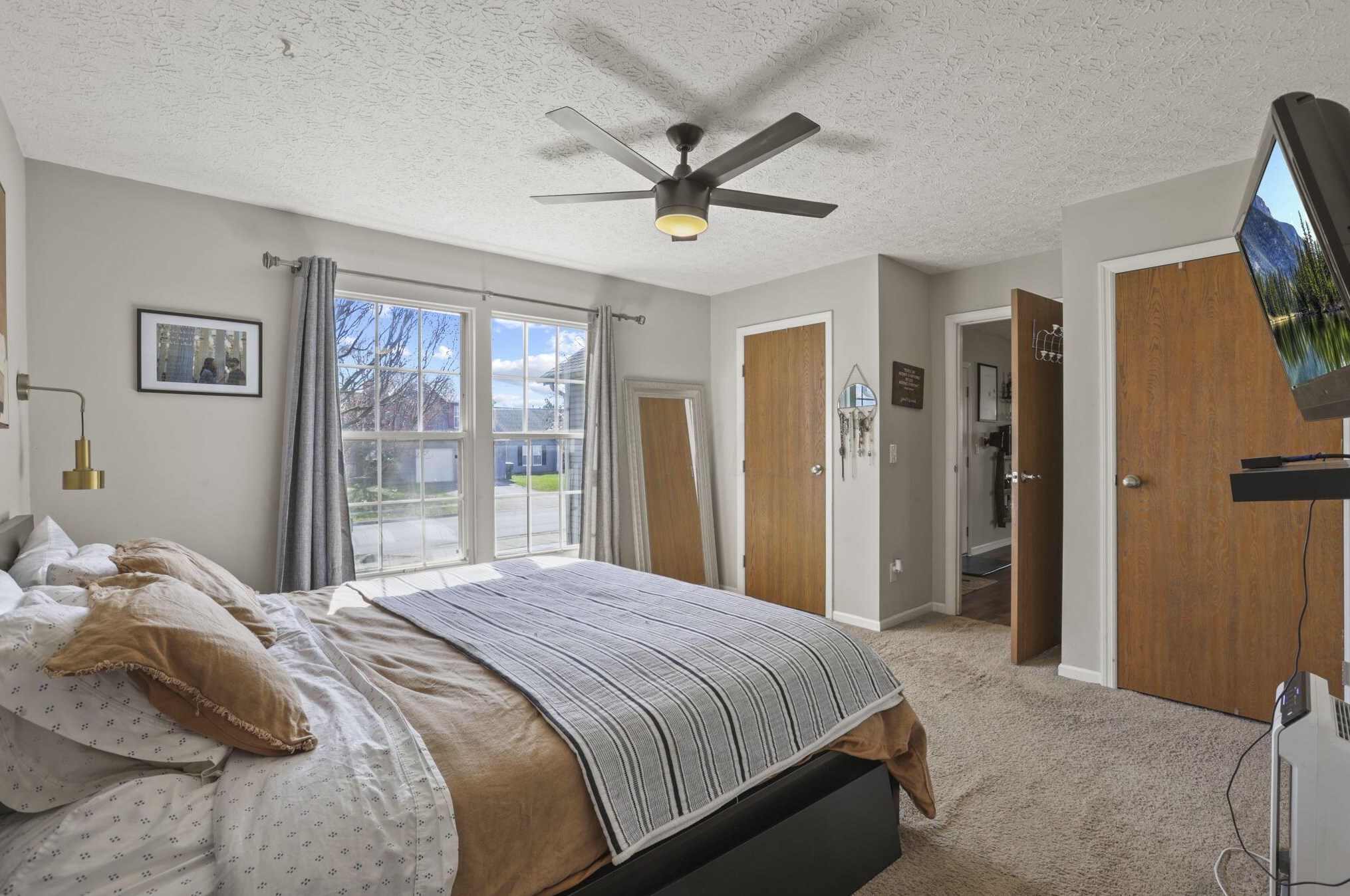 926 Cherry Bud Dr, Columbus OH 43228-5728 exterior