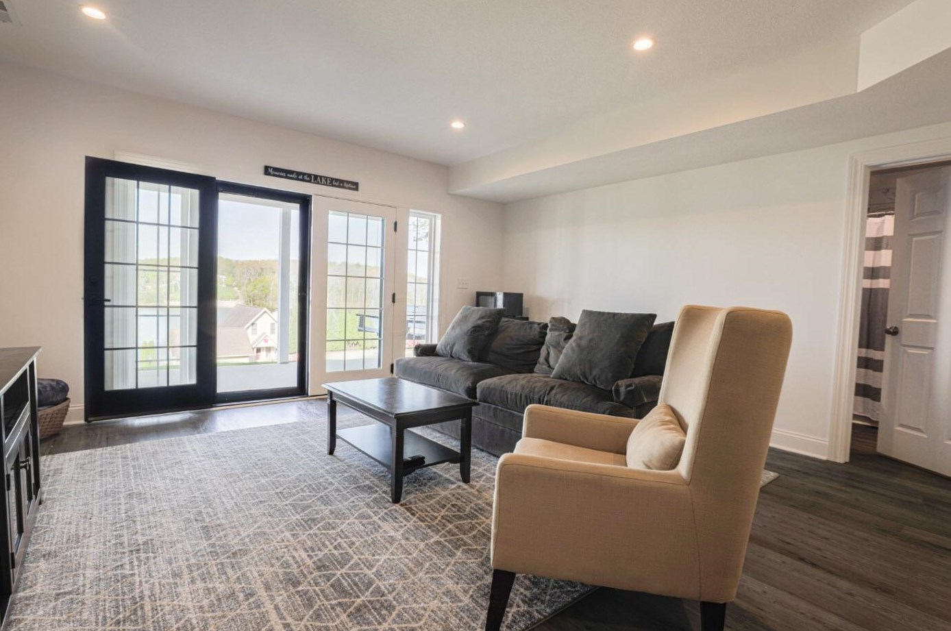 416 Lakeview Heights Dr, Howard OH  43028-9565 exterior