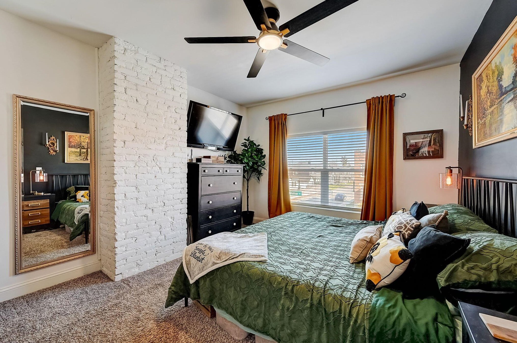 879 Whittier St, Columbus OH  43206-1584 exterior