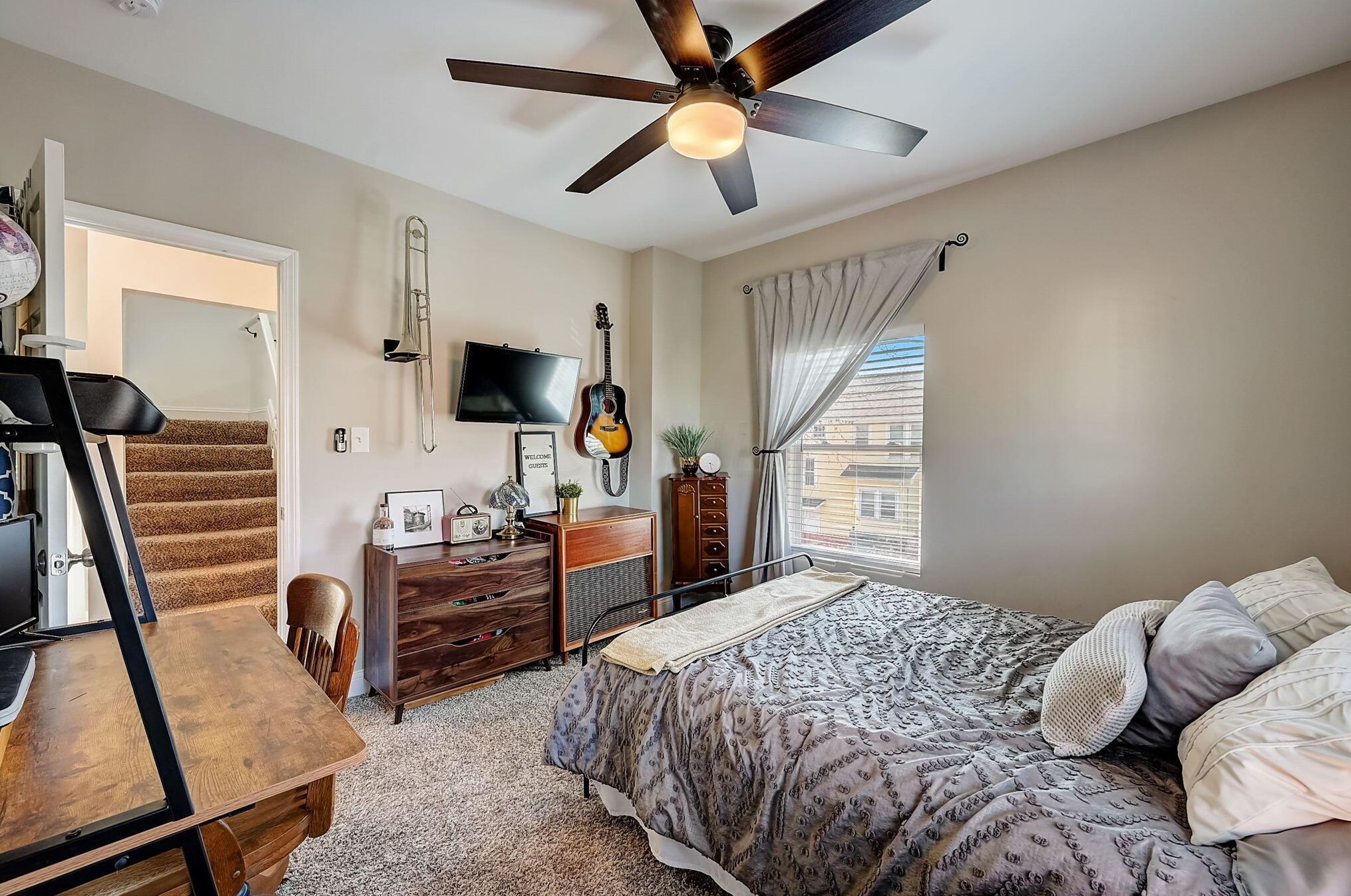 879 Whittier St, Columbus OH  43206-1584 exterior