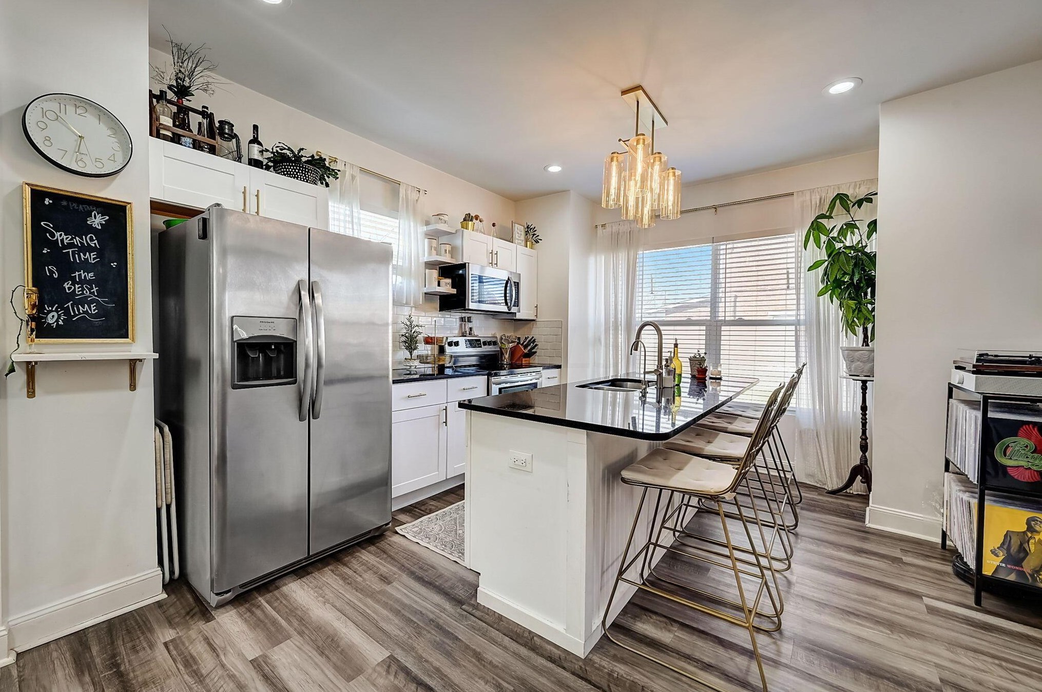 879 Whittier St, Columbus OH  43206-1584 exterior