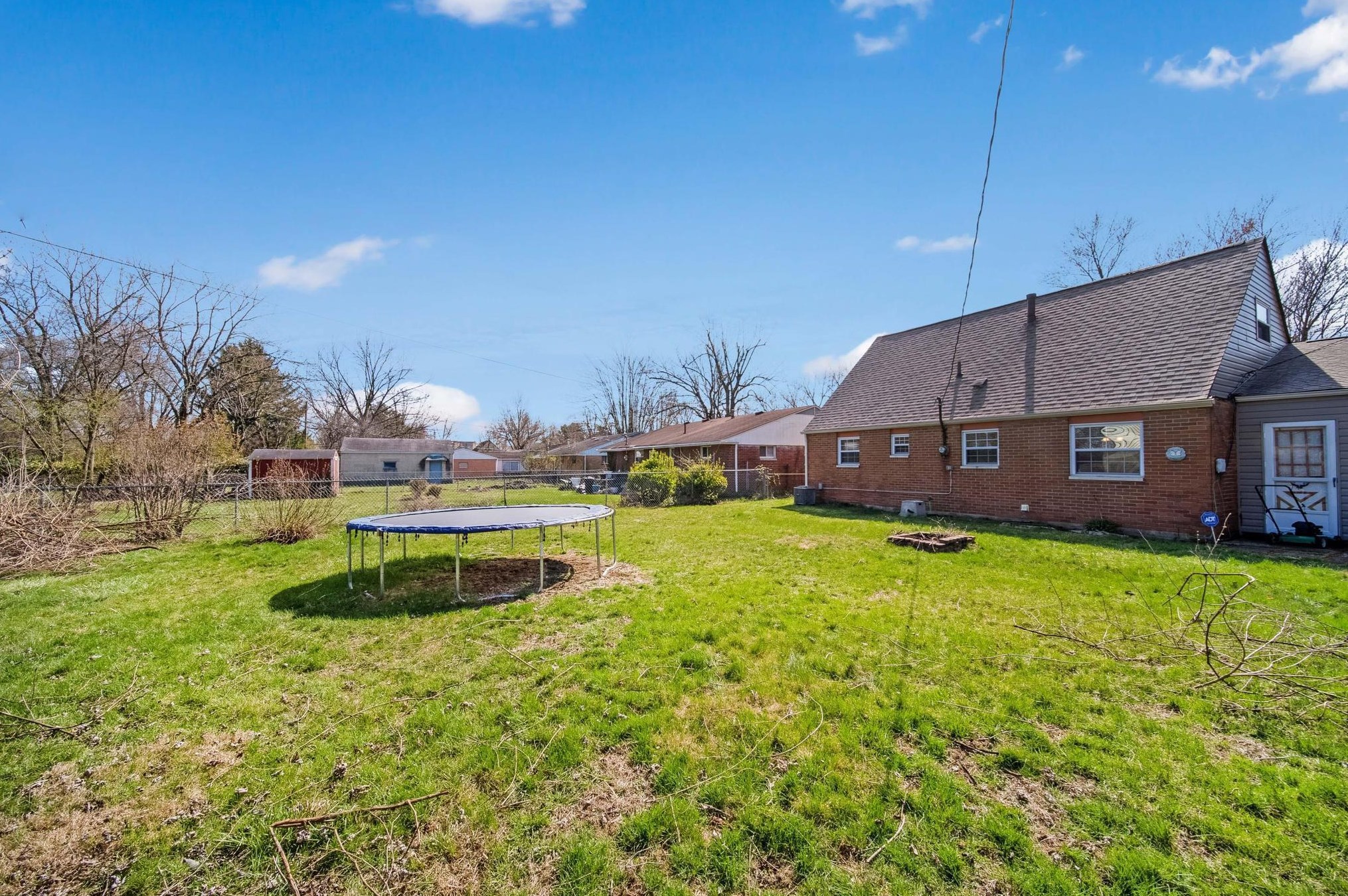 1602 Vilardo Ln, Columbus OH  43227-3630 exterior