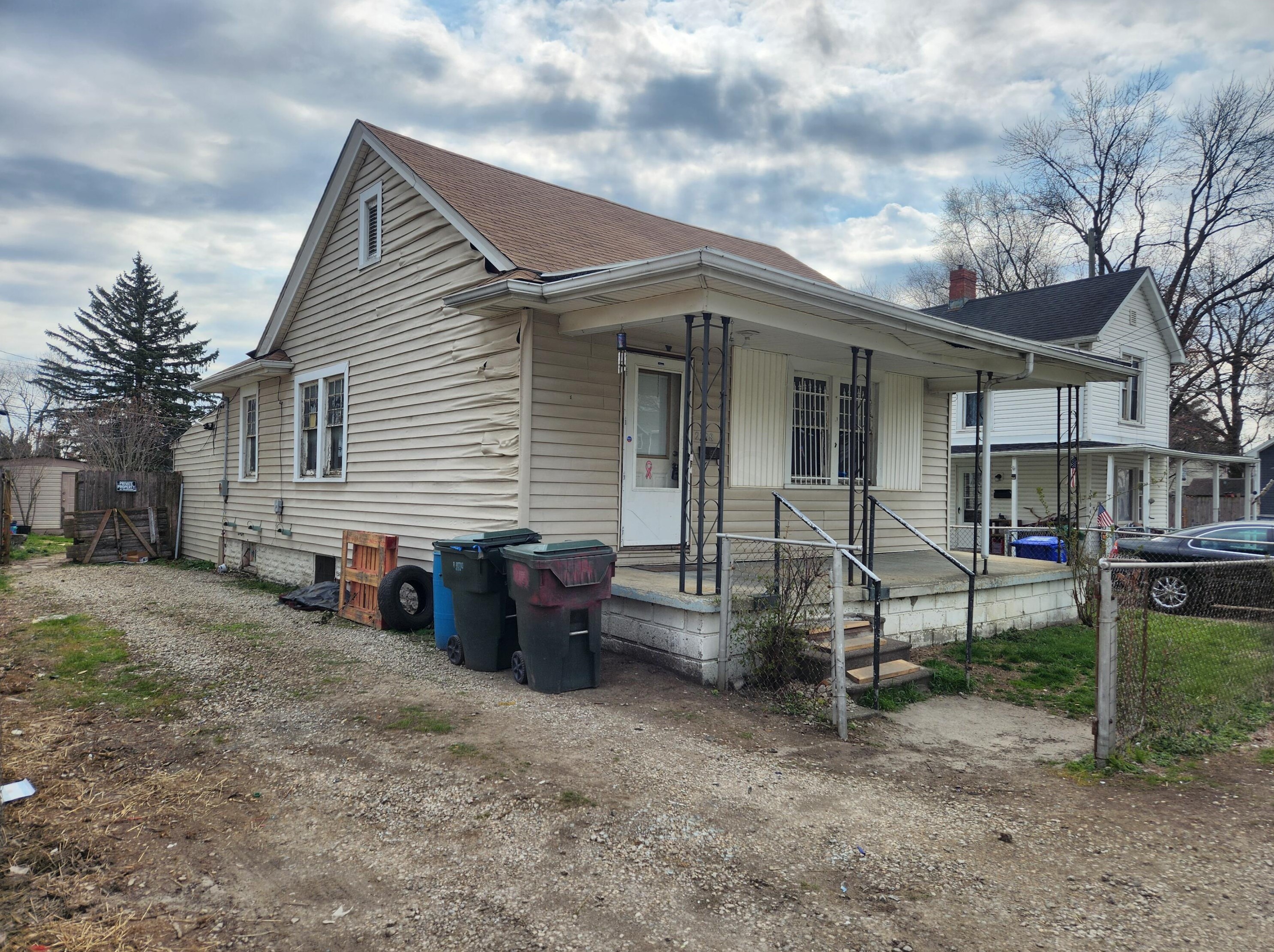 2398 5th St, Columbus OH 43207-2903 exterior