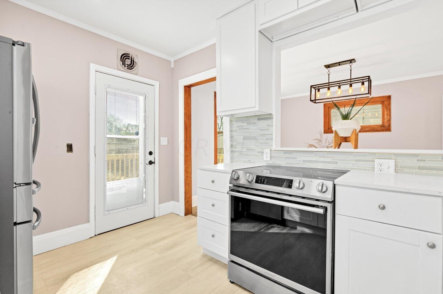 222 Warren Ave, Columbus OH  43204-3055 exterior