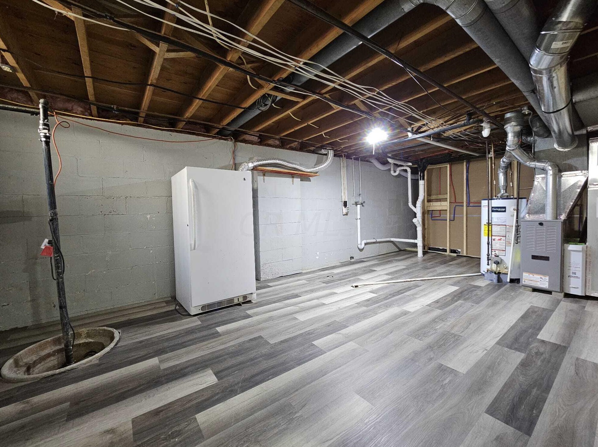 2022 Sharbot Dr, Columbus OH  43229-5761 exterior