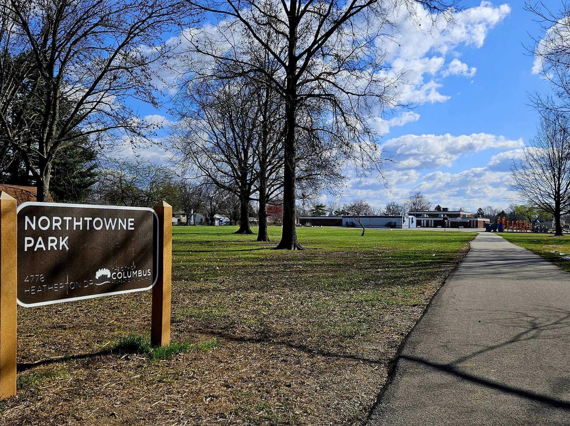 2022 Sharbot Dr, Columbus OH  43229-5761 exterior