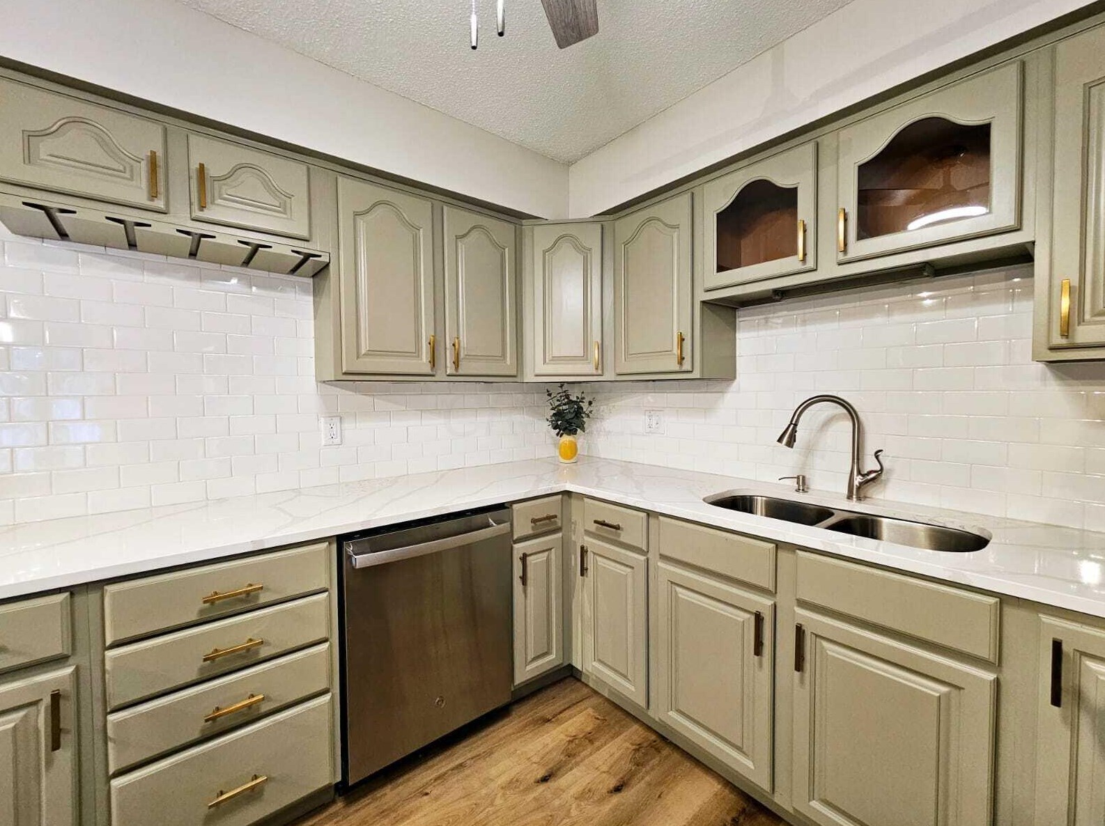 2022 Sharbot Dr, Columbus OH  43229-5761 exterior