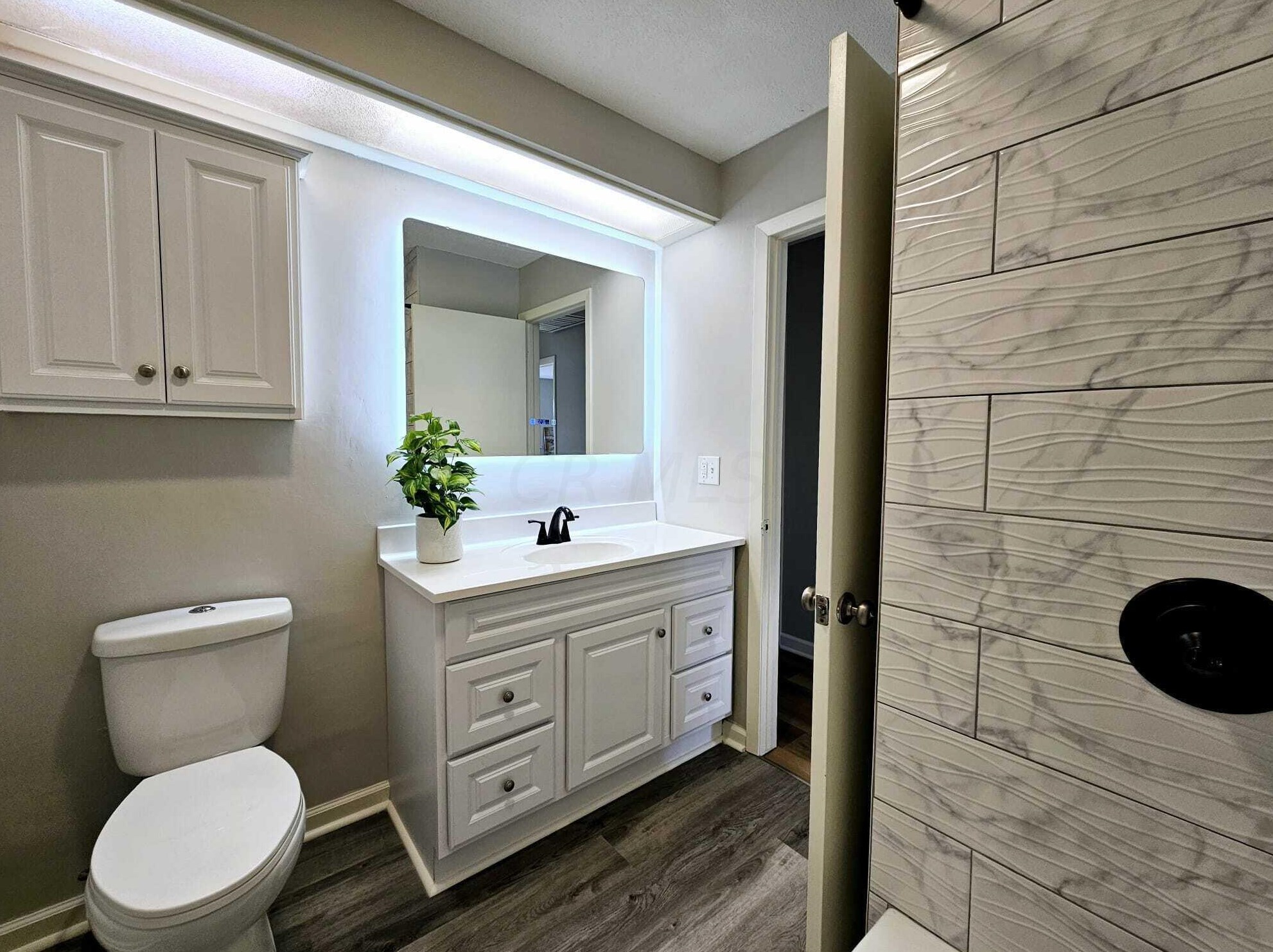 2022 Sharbot Dr, Columbus OH  43229-5761 exterior