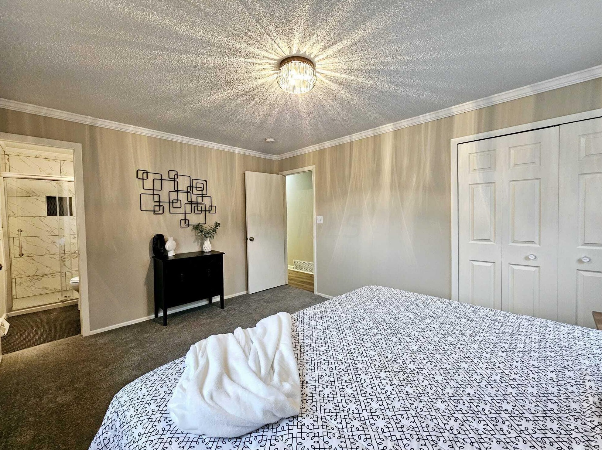 2022 Sharbot Dr, Columbus OH  43229-5761 exterior