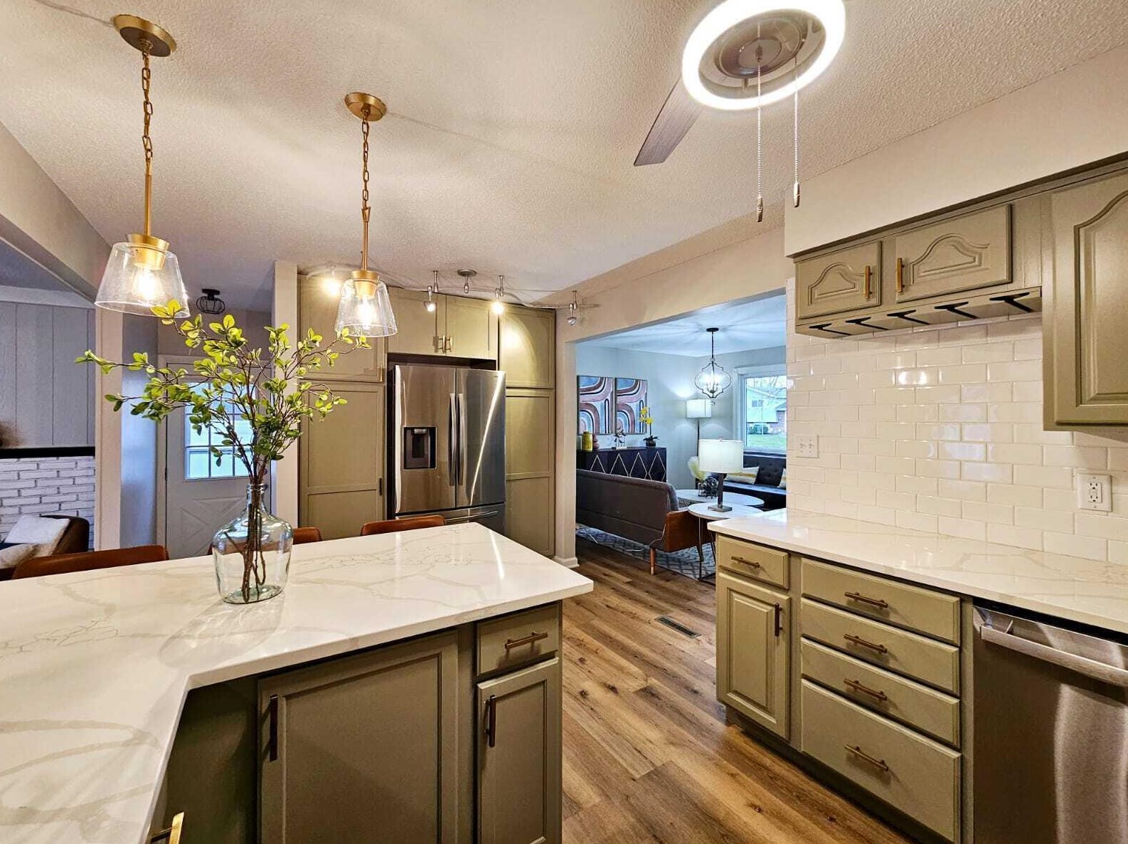 2022 Sharbot Dr, Columbus OH  43229-5761 exterior