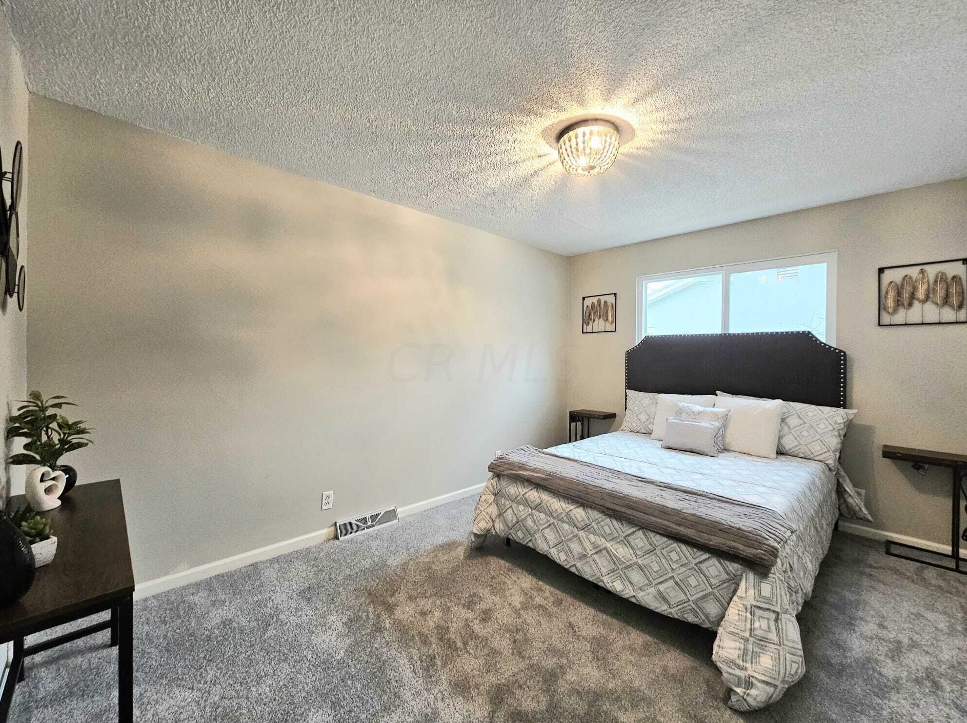 2022 Sharbot Dr, Columbus OH  43229-5761 exterior