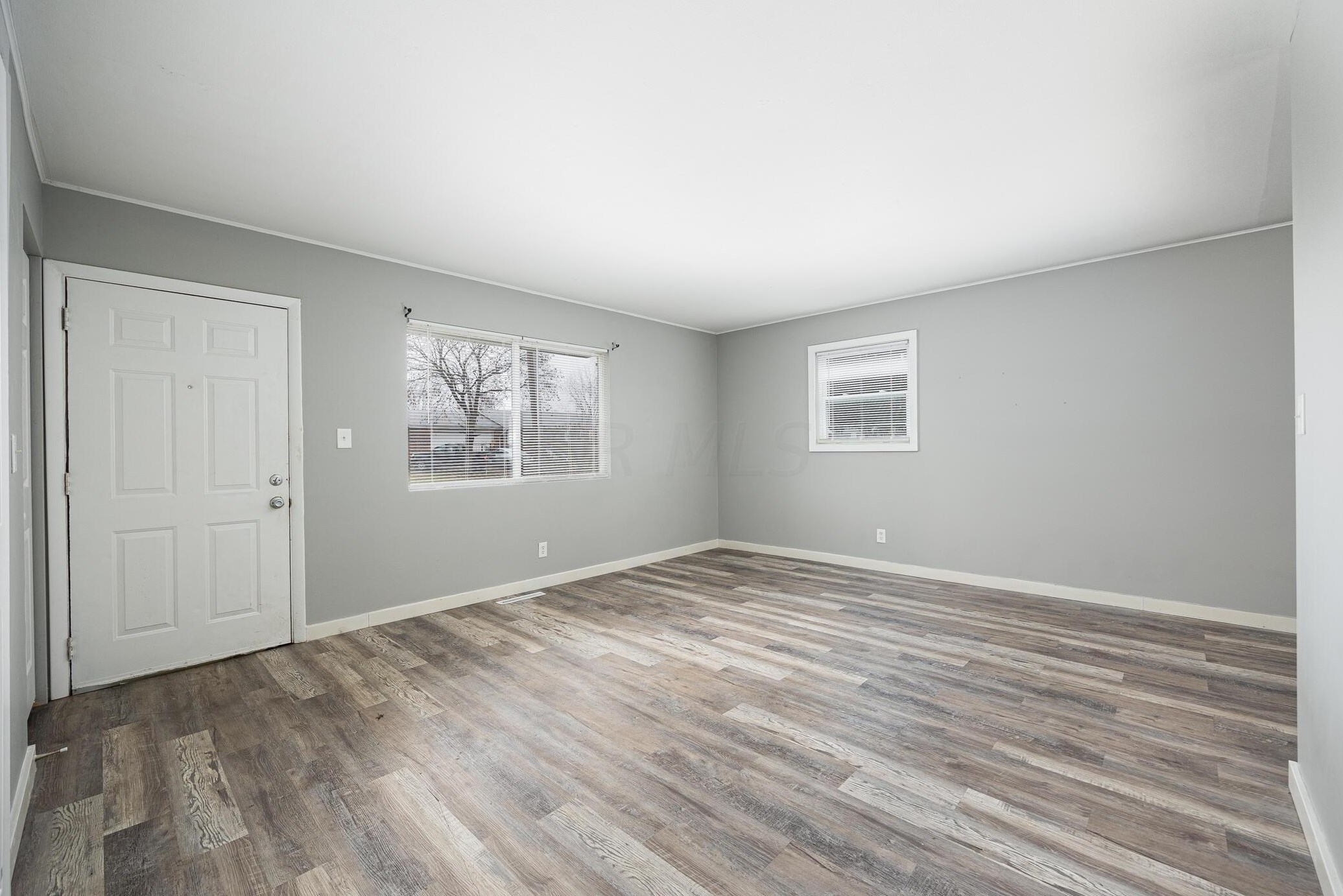 5297 Cullen Dr, Columbus OH  43232-6259 exterior