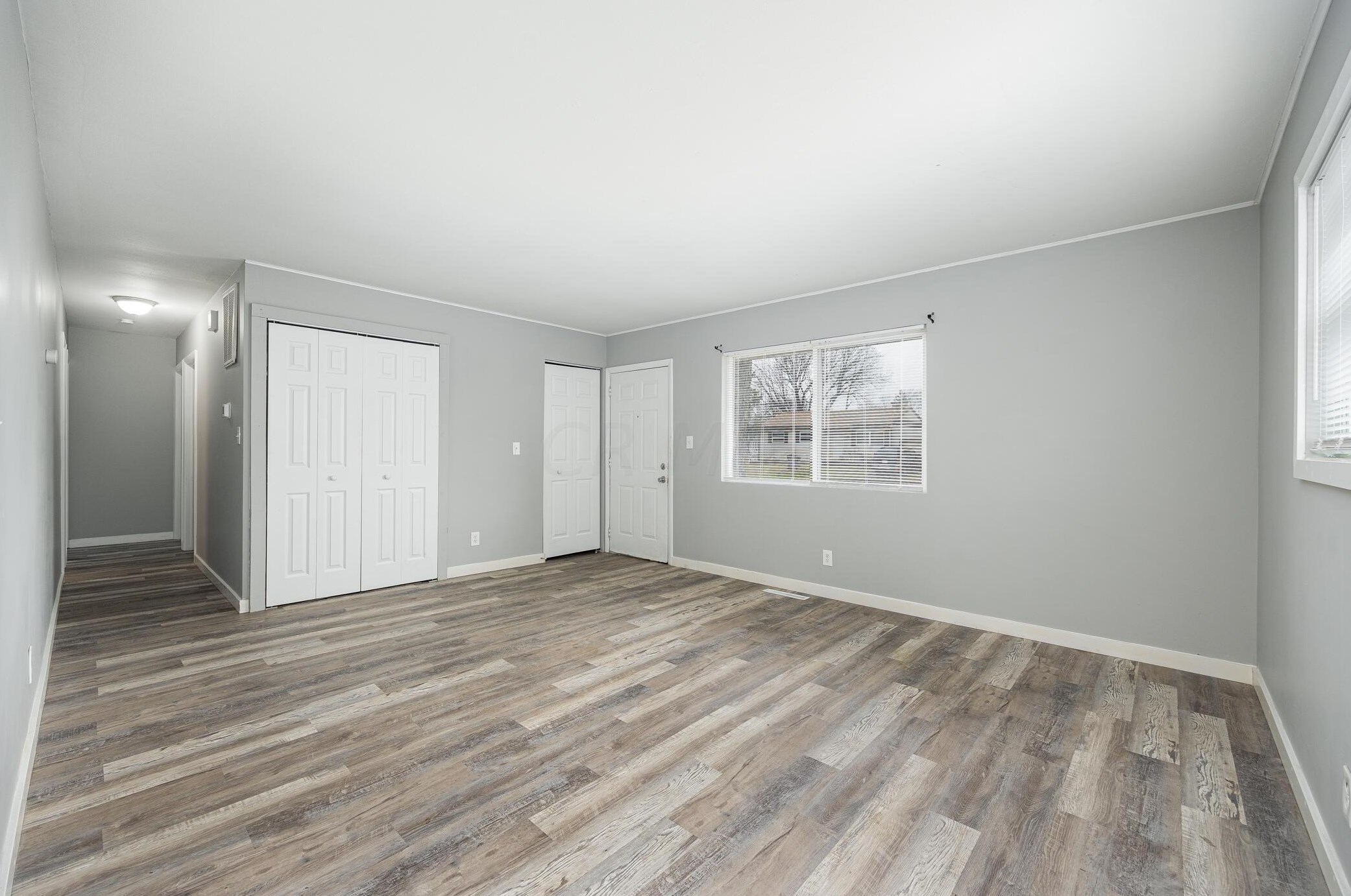 5297 Cullen Dr, Columbus OH  43232-6259 exterior