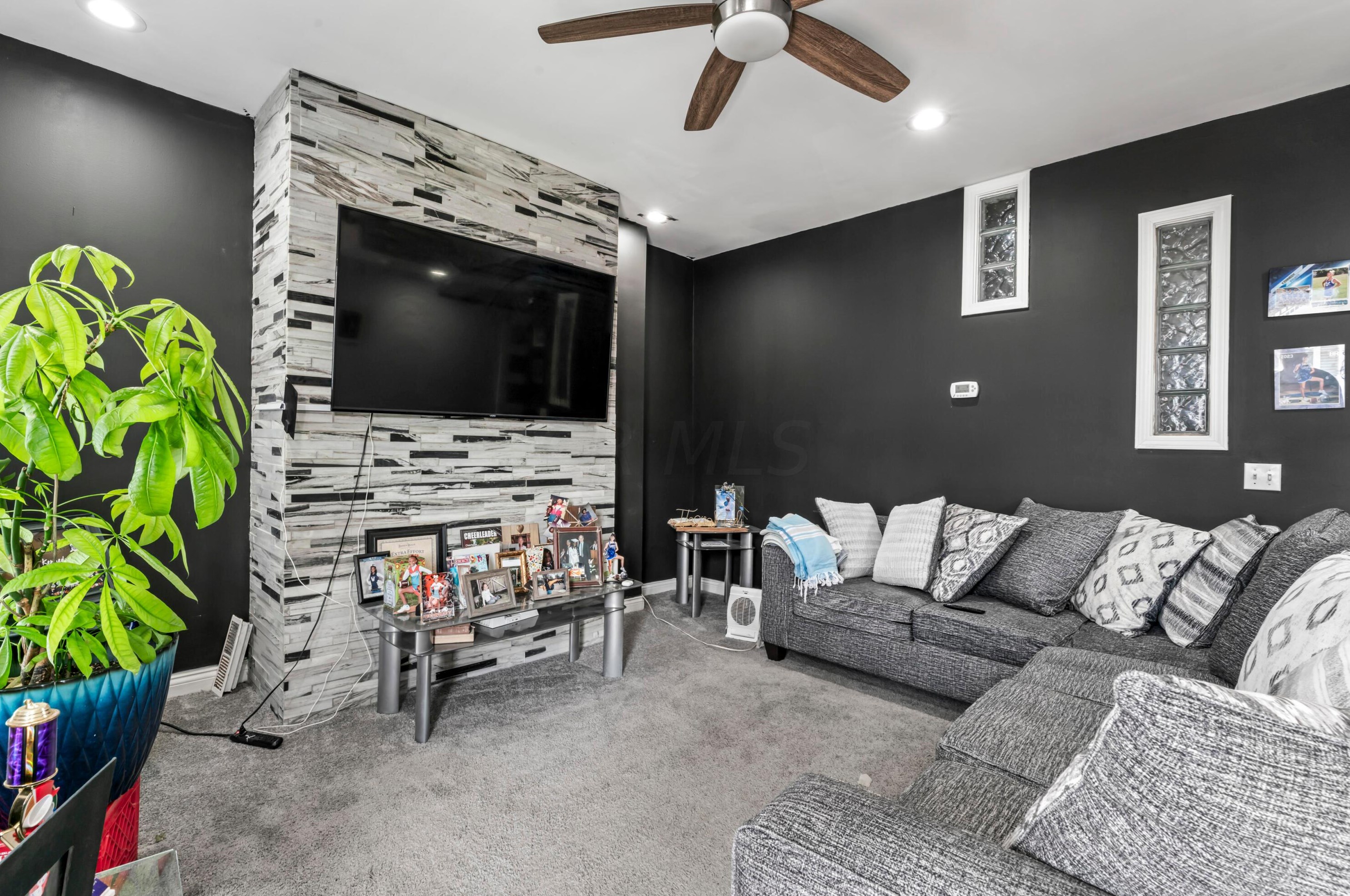 252 Cypress Ave, Columbus OH 43223-1405 exterior